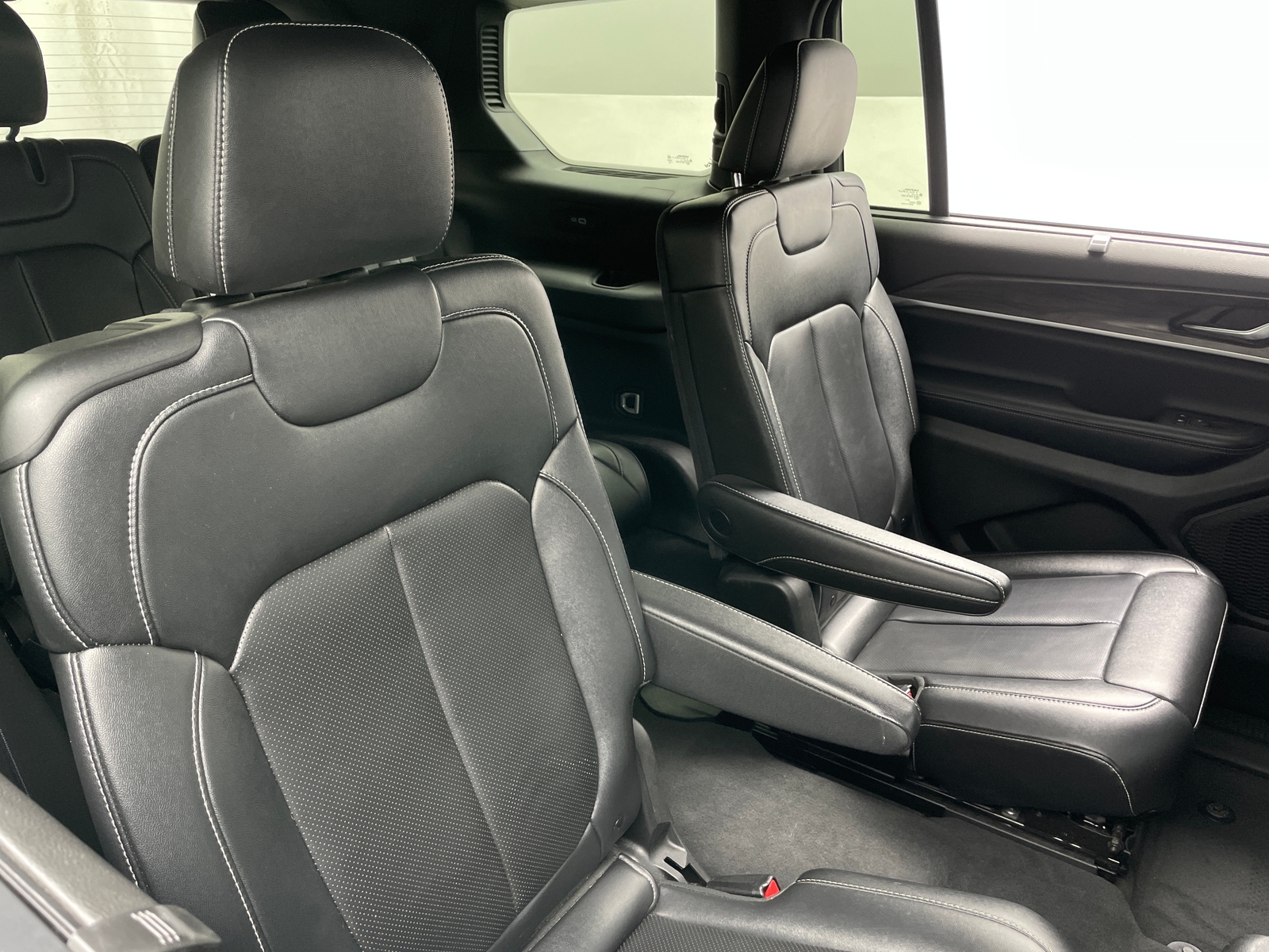 Thumbnail: 2024 Jeep Grand Cherokee L - 5