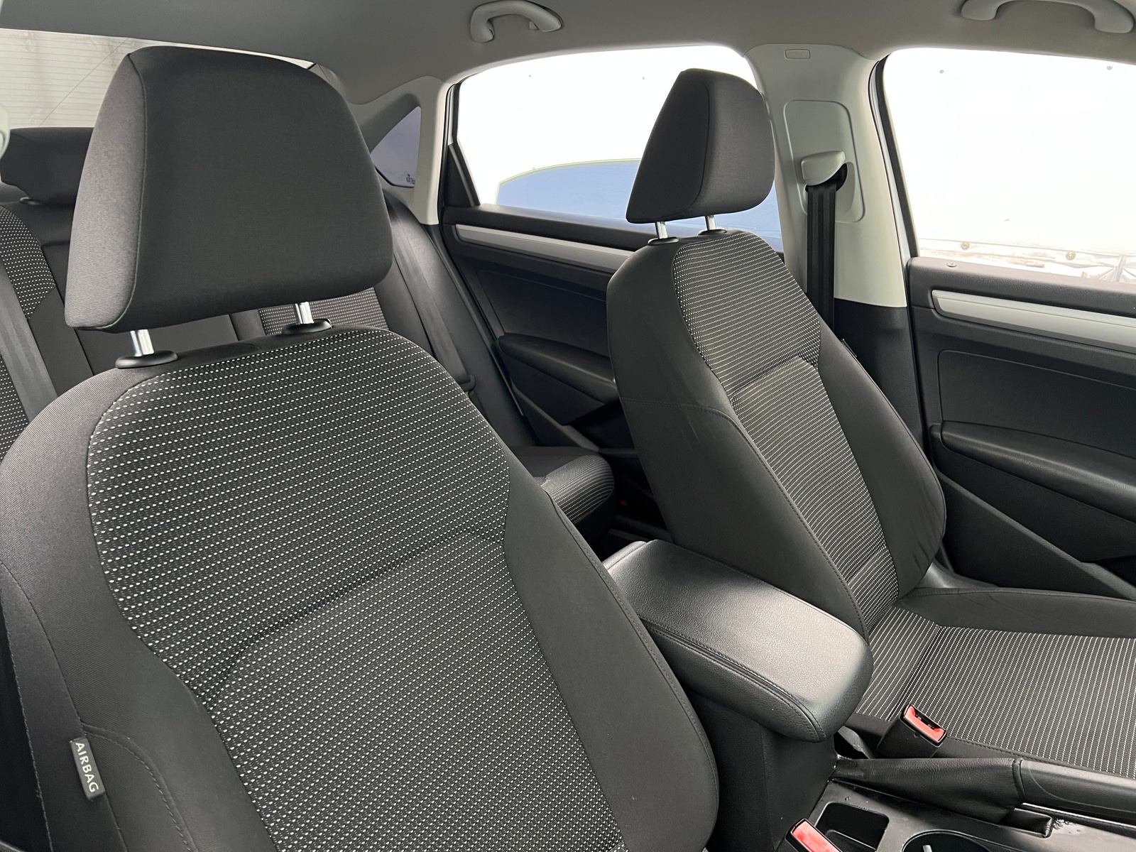 Thumbnail: 2016 Volkswagen Passat - 2