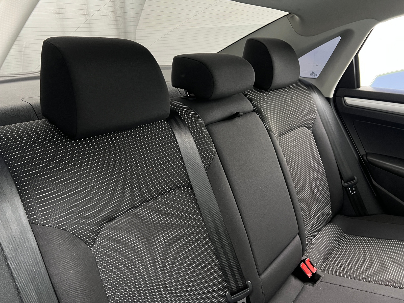 Thumbnail: 2016 Volkswagen Passat - 6