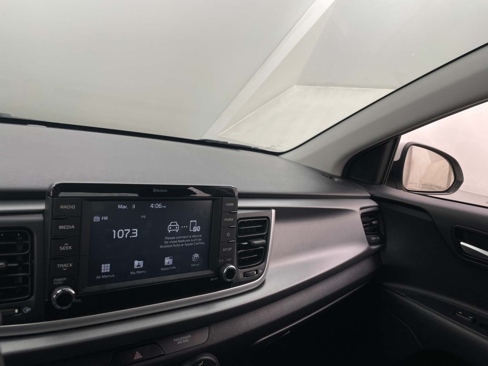 Thumbnail: 2019 Kia Rio - 4