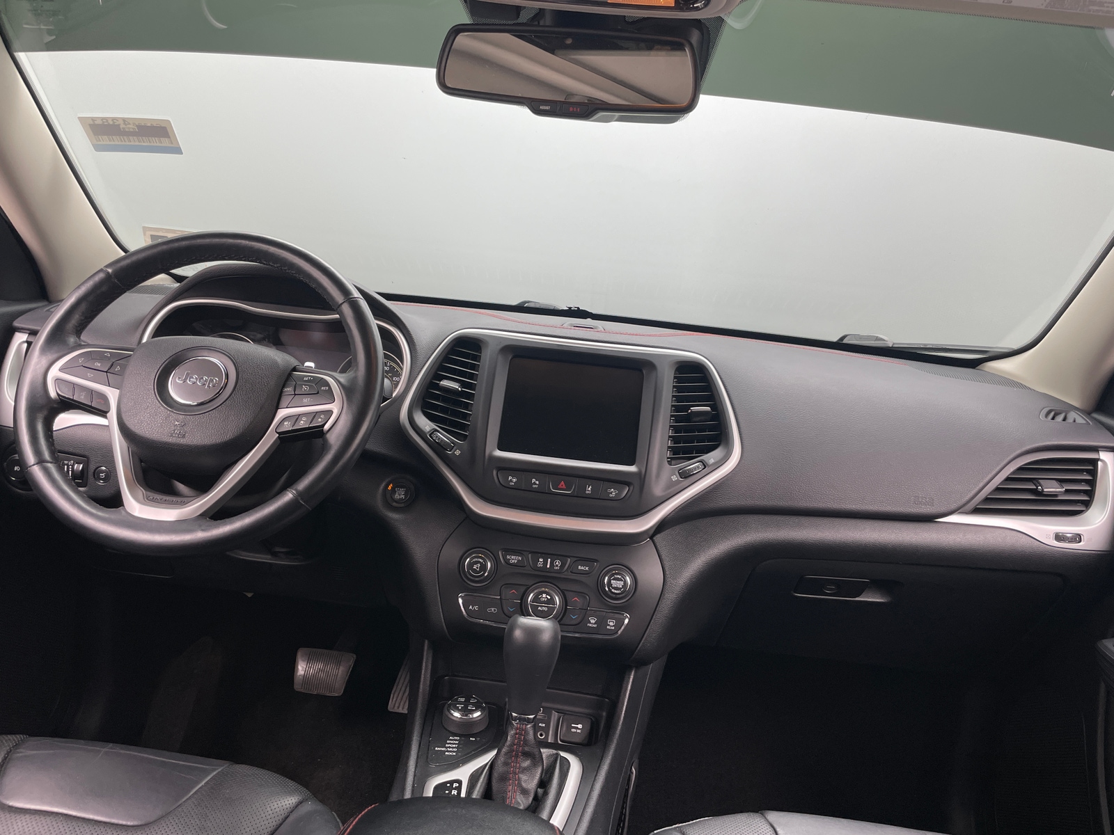 Thumbnail: 2015 Jeep Cherokee - 3