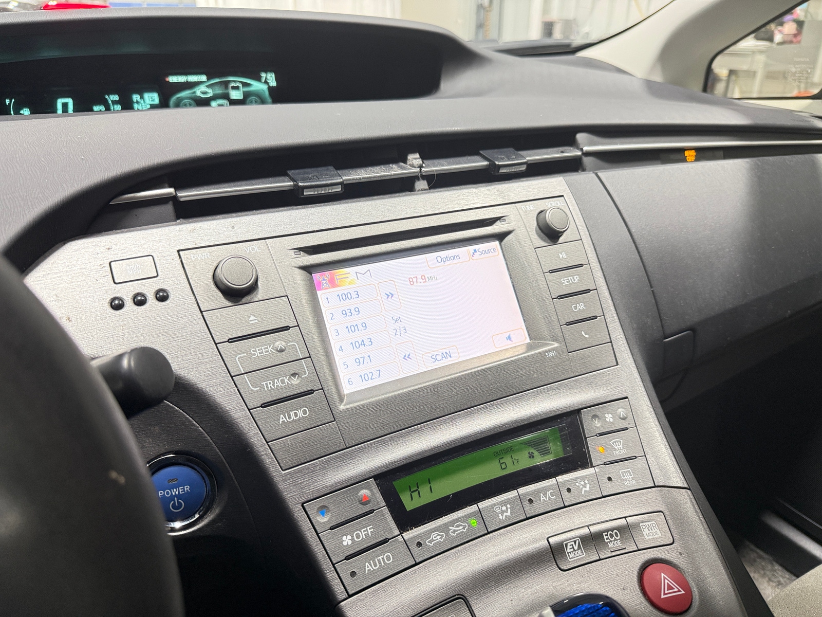 Thumbnail: 2014 Toyota Prius - 4