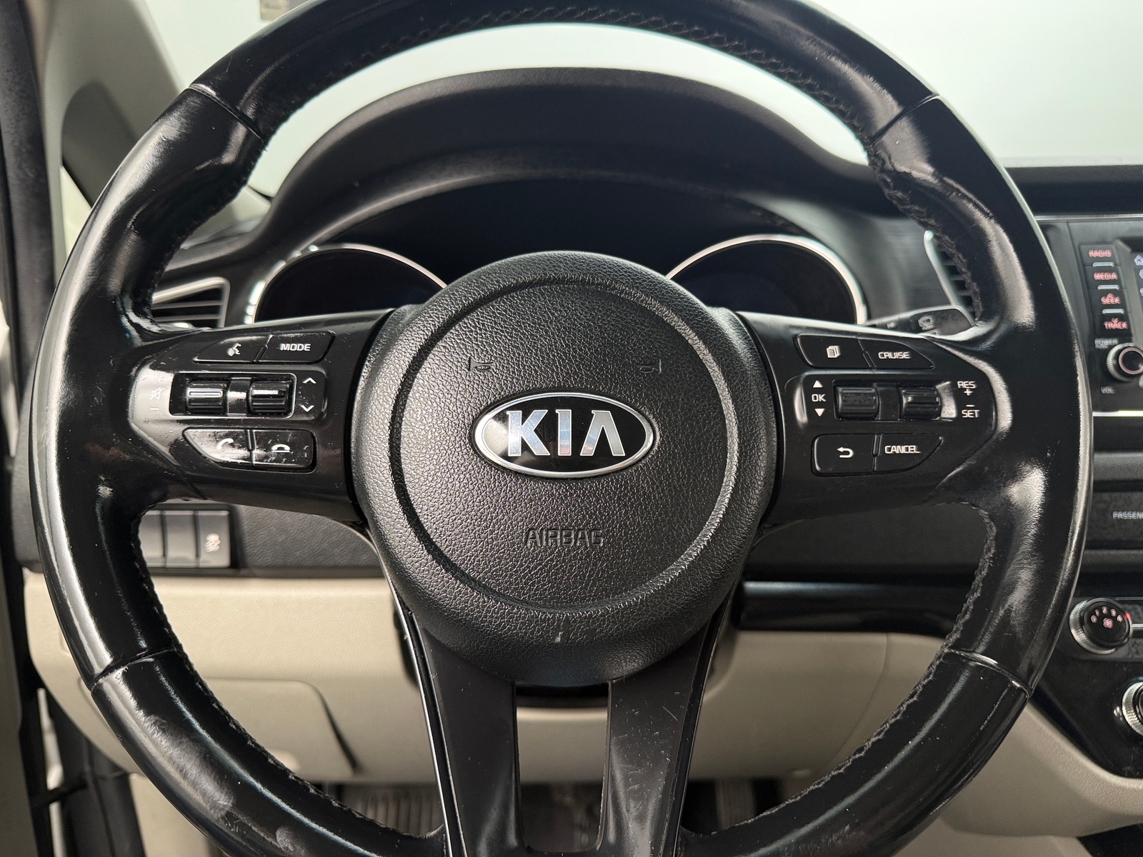 Thumbnail: 2020 Kia Sedona - 4