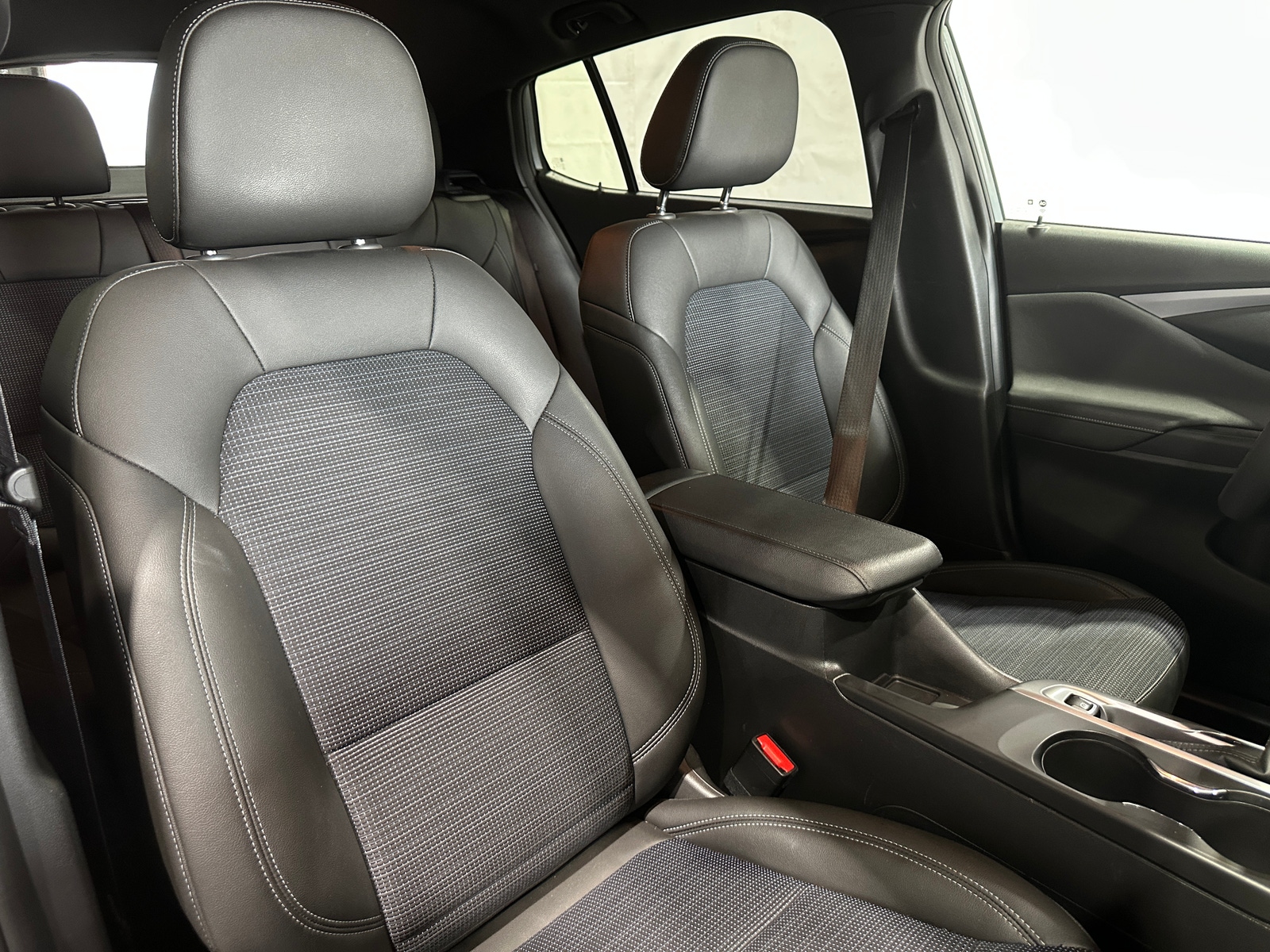 Thumbnail: 2025 Buick Envista - 2