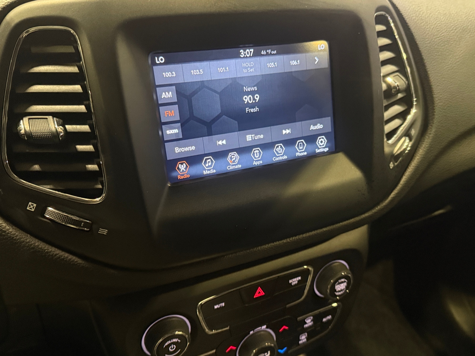 Thumbnail: 2018 Jeep Compass - 4