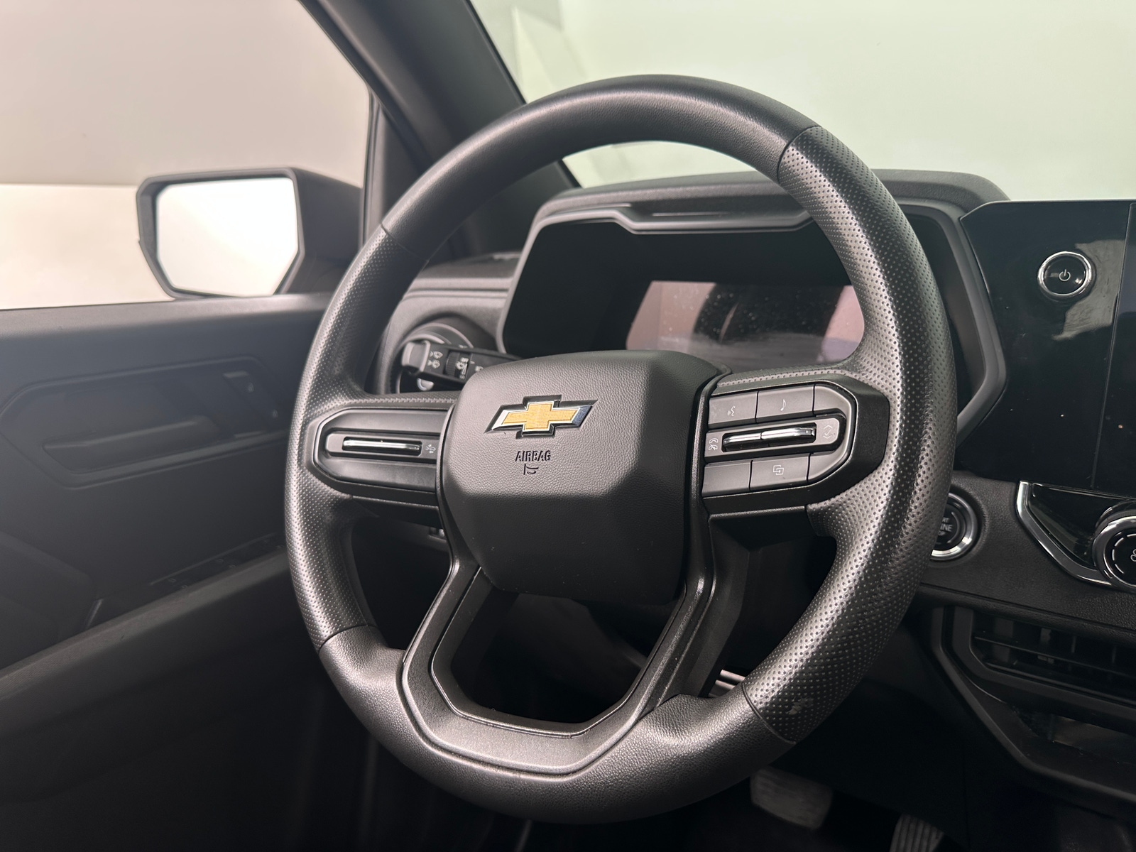 Thumbnail: 2023 Chevrolet Colorado - 5