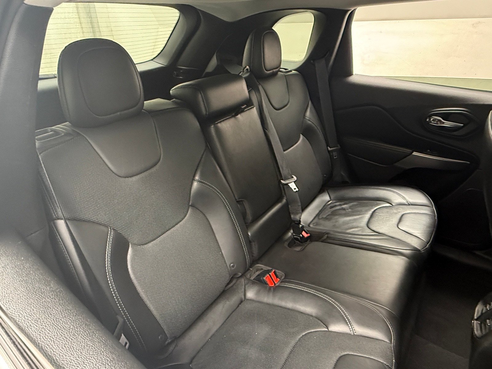 Thumbnail: 2019 Jeep Cherokee - 5