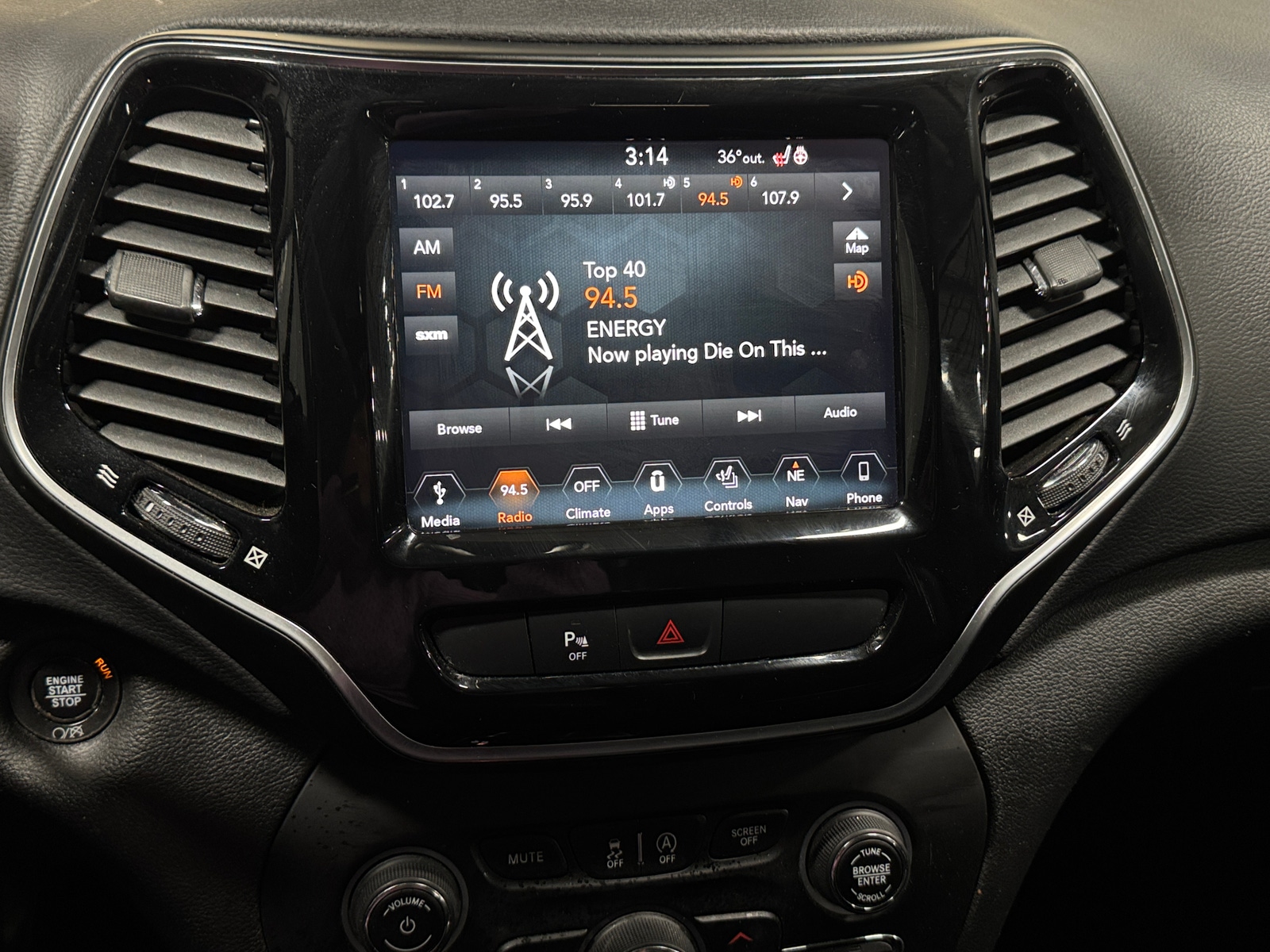 Thumbnail: 2019 Jeep Cherokee - 3