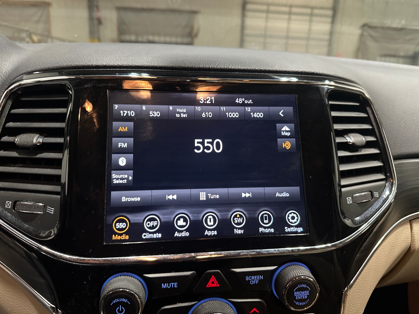 Thumbnail: 2021 Jeep Grand Cherokee - 3