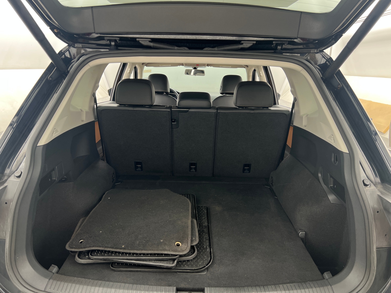 Thumbnail: 2019 Volkswagen Tiguan - 6