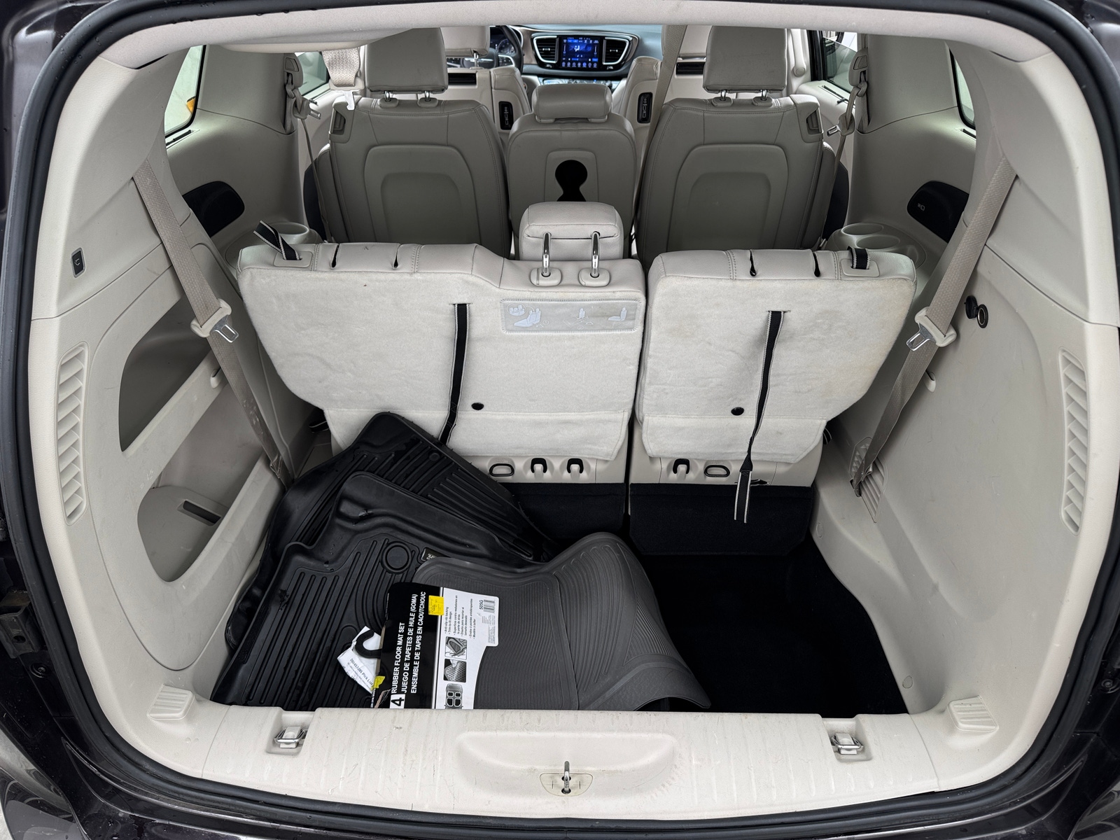 Thumbnail: 2017 Chrysler Pacifica - 6