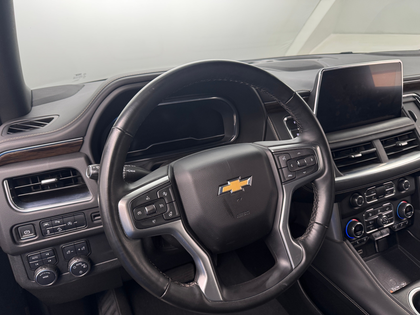 Thumbnail: 2023 Chevrolet Suburban - 4