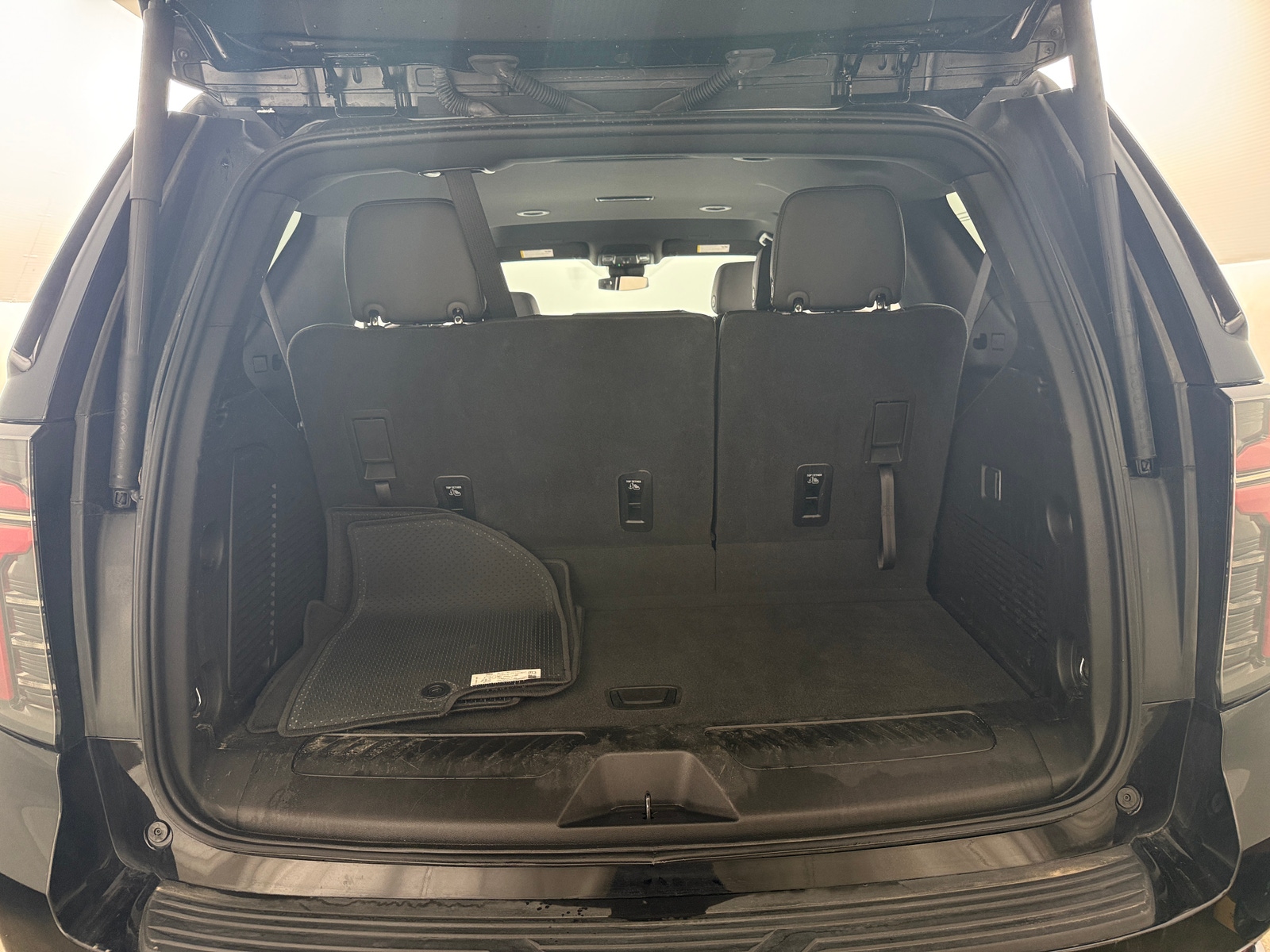 Thumbnail: 2025 Chevrolet Tahoe - 6