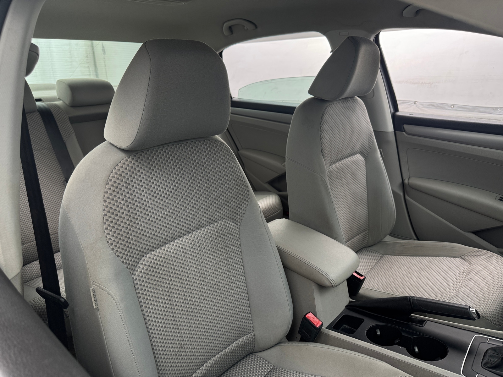 Thumbnail: 2015 Volkswagen Passat - 2