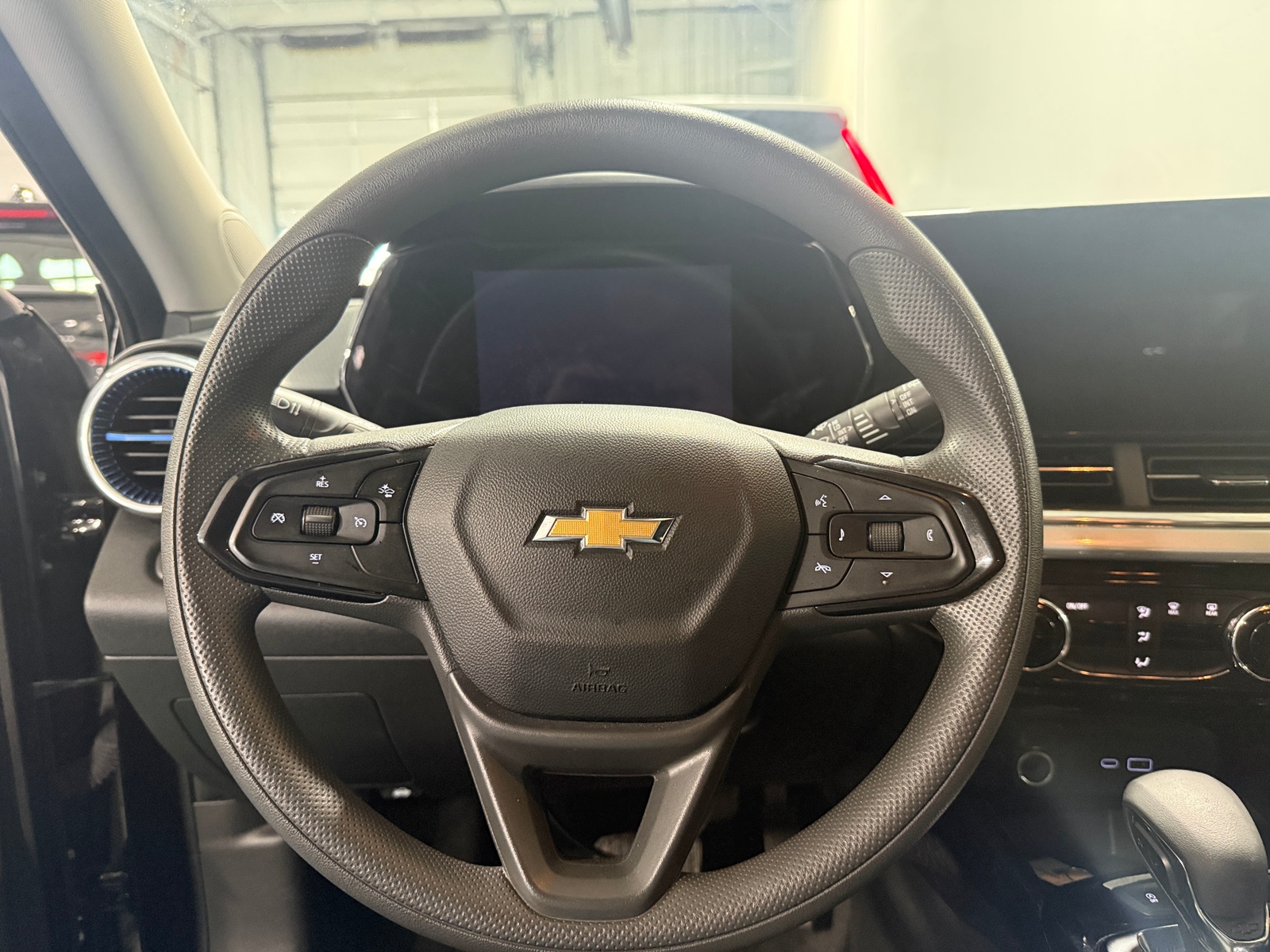 Thumbnail: 2025 Chevrolet Trax - 5