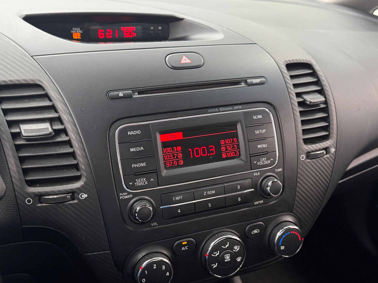 Thumbnail: 2015 Kia Forte - 4