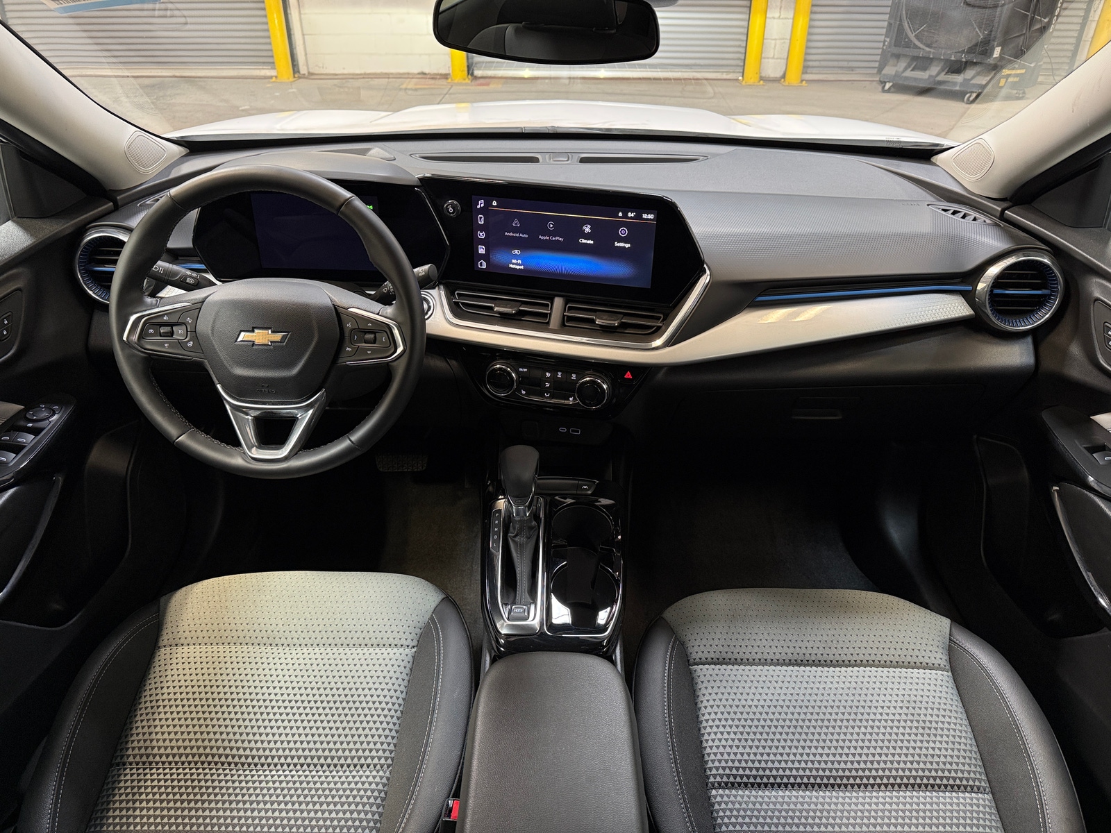 Thumbnail: 2025 Chevrolet Trax - 3