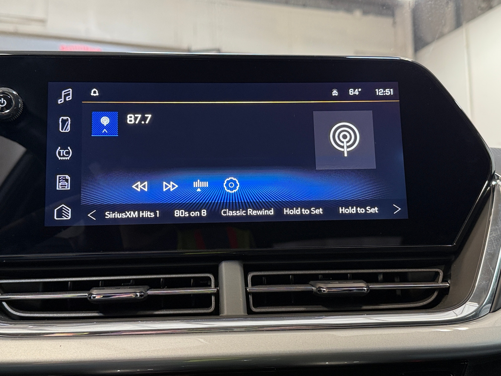 Thumbnail: 2025 Chevrolet Trax - 4