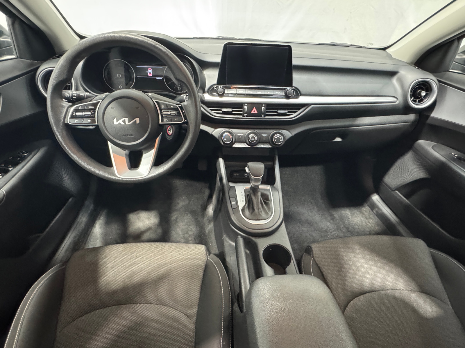 Thumbnail: 2023 Kia Forte - 3