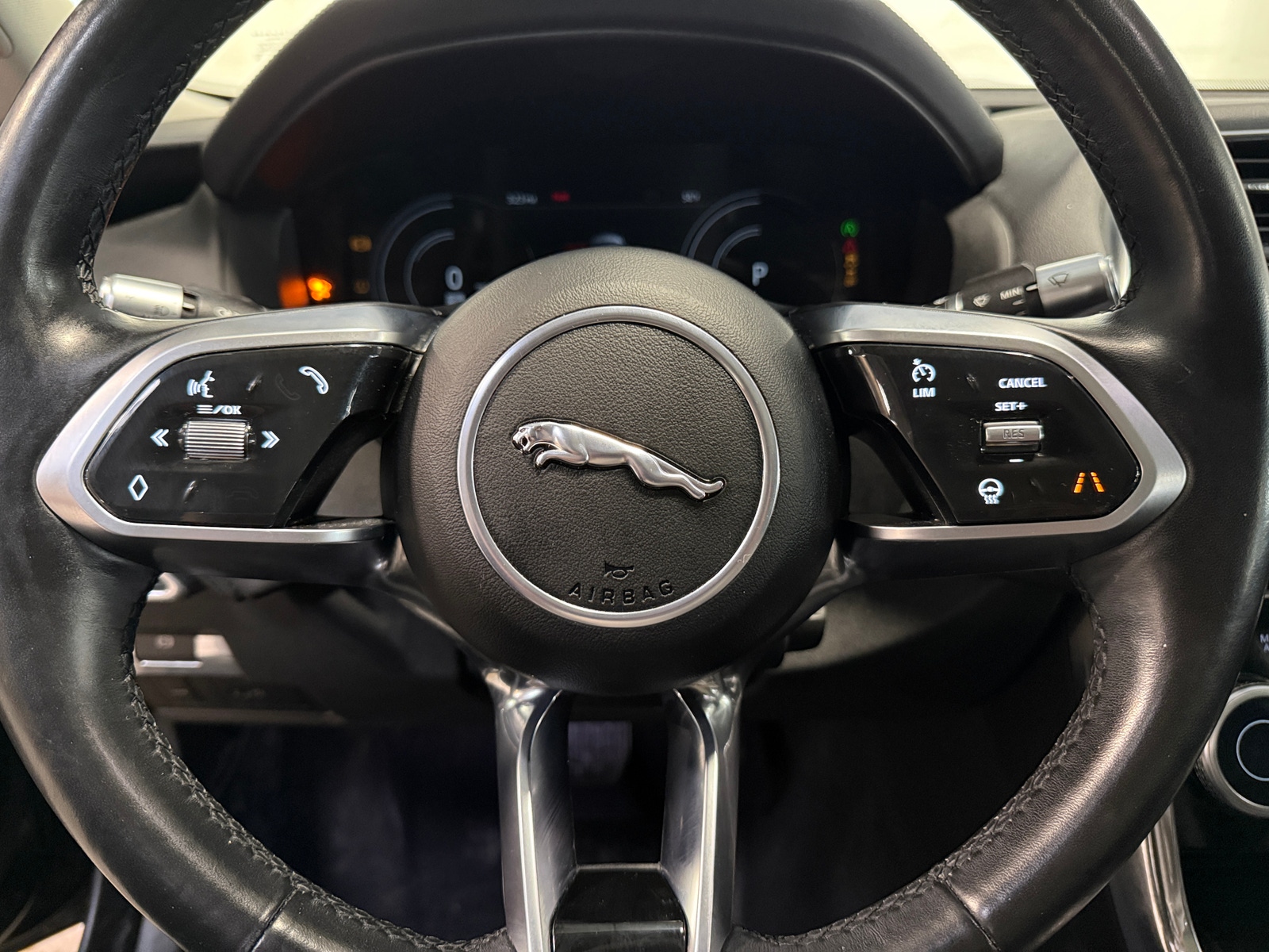 Thumbnail: 2020 Jaguar XE - 4