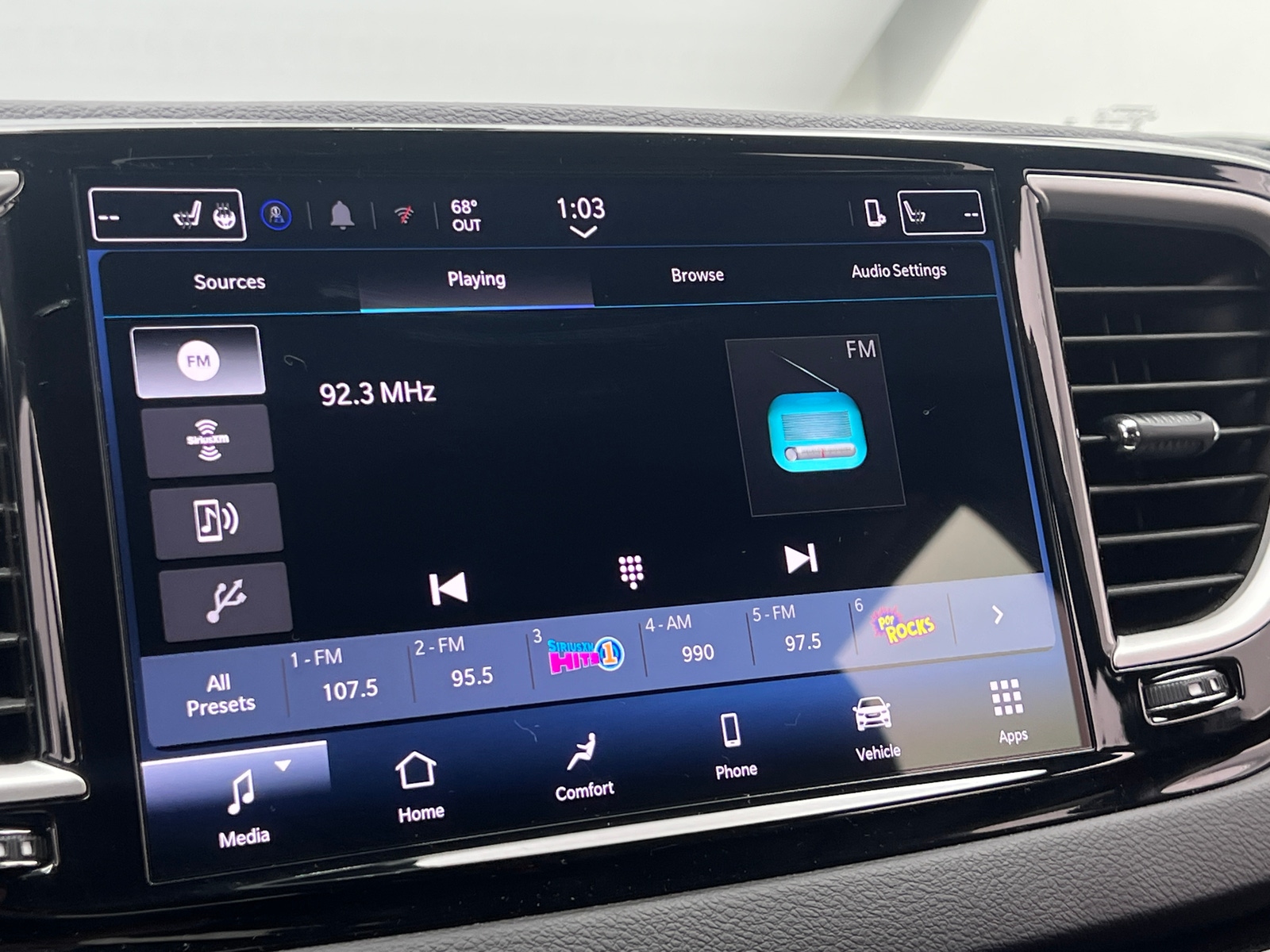 Thumbnail: 2025 Chrysler Pacifica - 3