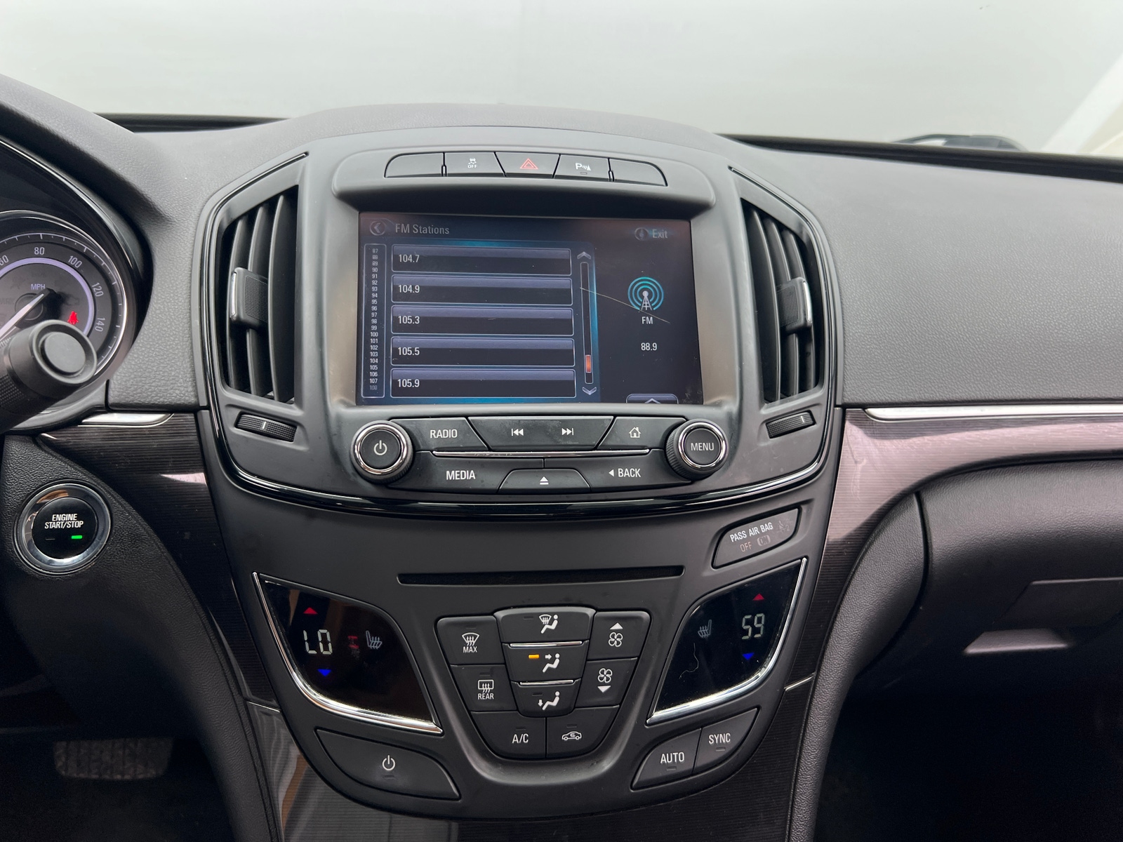 Thumbnail: 2016 Buick Regal - 3