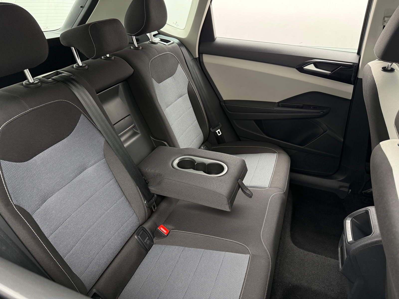 Thumbnail: 2025 Volkswagen Taos - 6