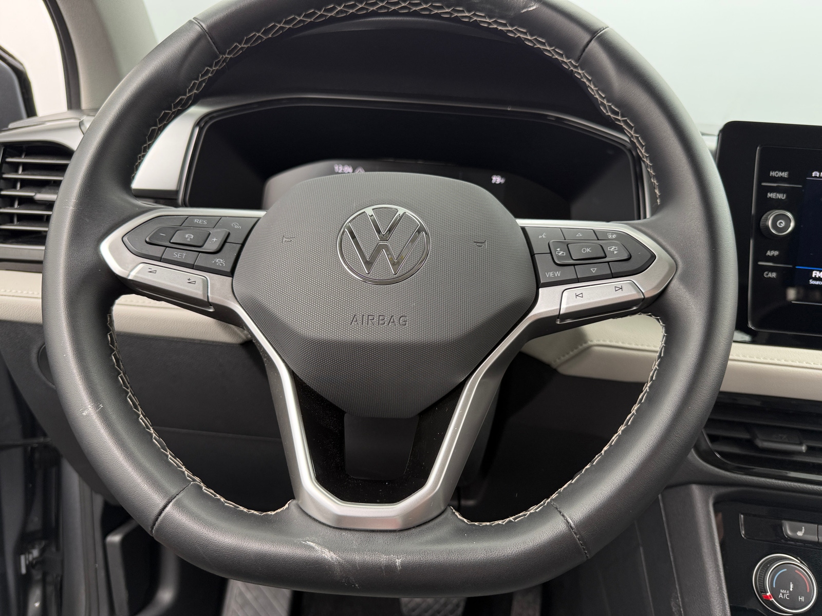 Thumbnail: 2025 Volkswagen Taos - 5