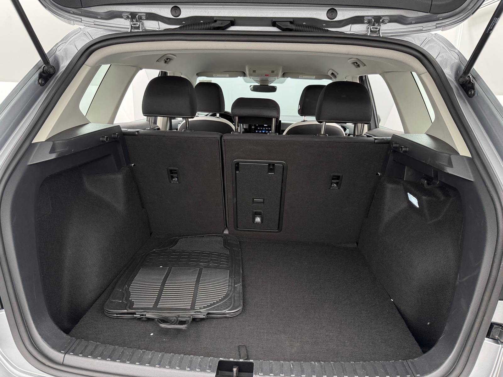 Thumbnail: 2025 Volkswagen Taos - 7