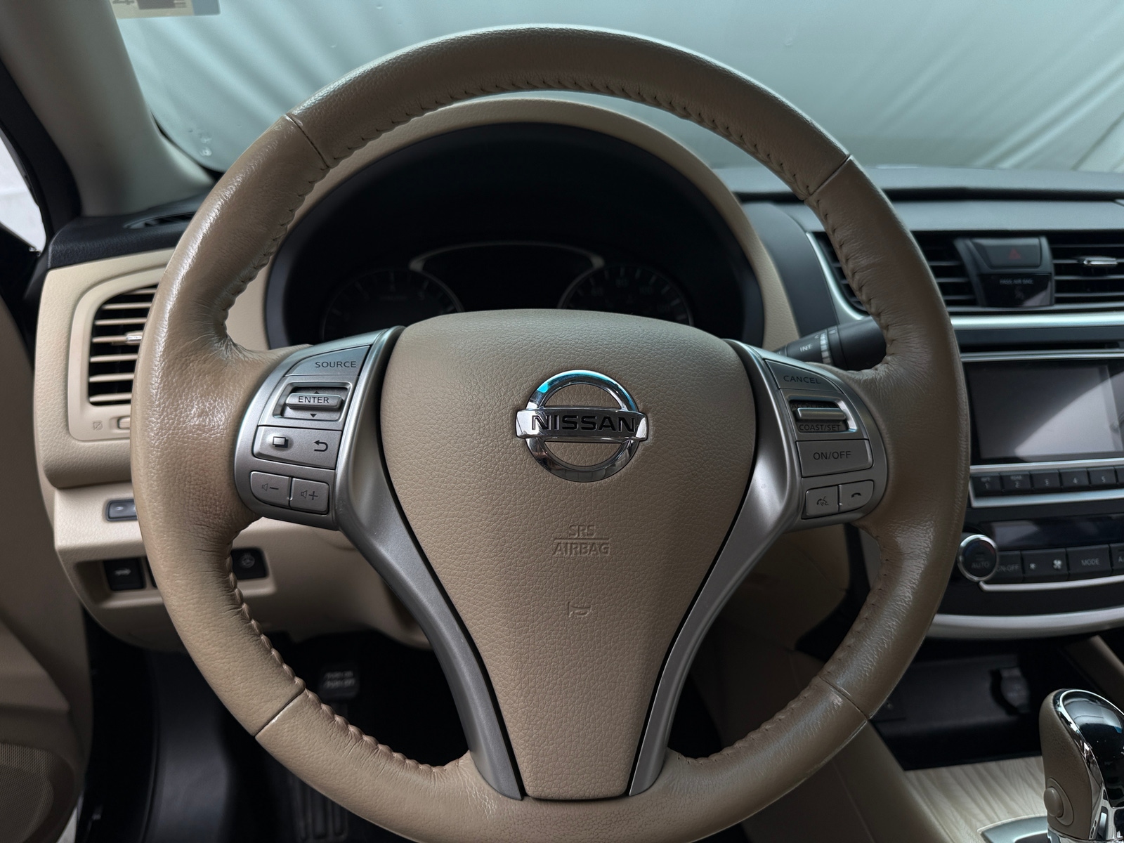 Thumbnail: 2017 Nissan Altima - 4