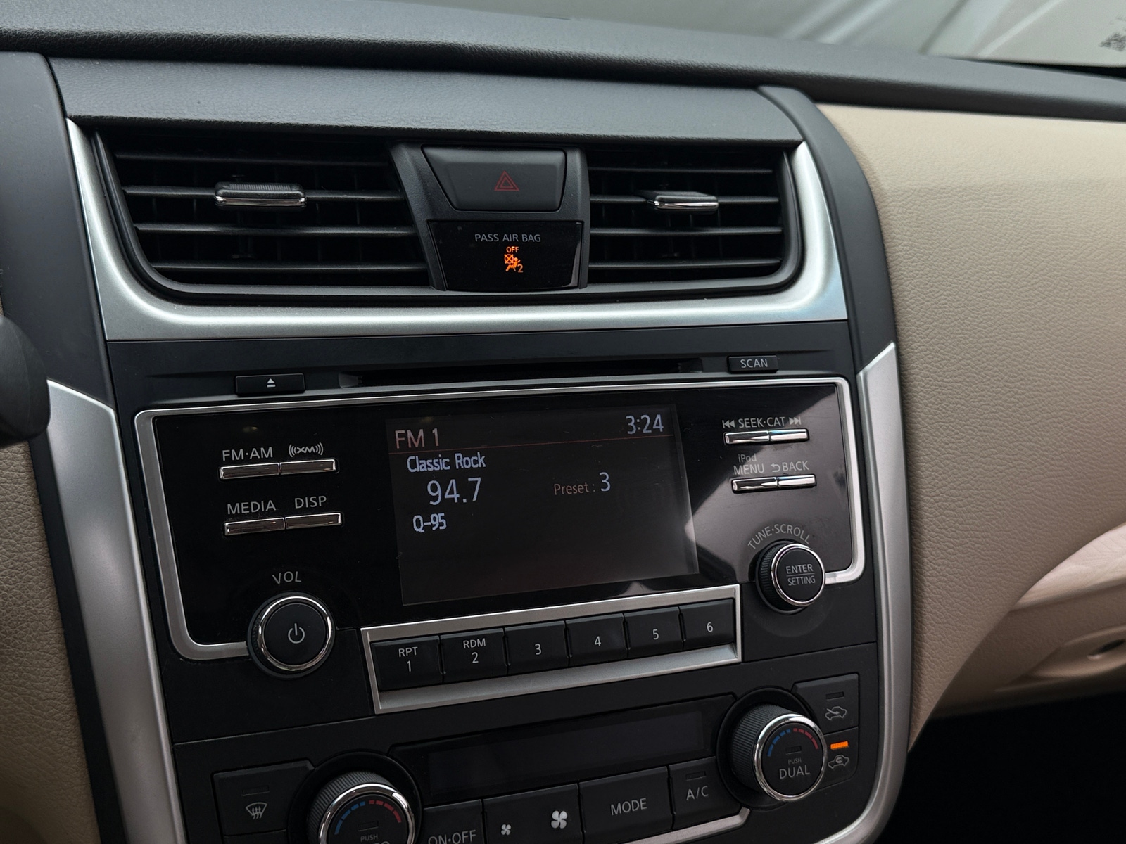 Thumbnail: 2017 Nissan Altima - 3