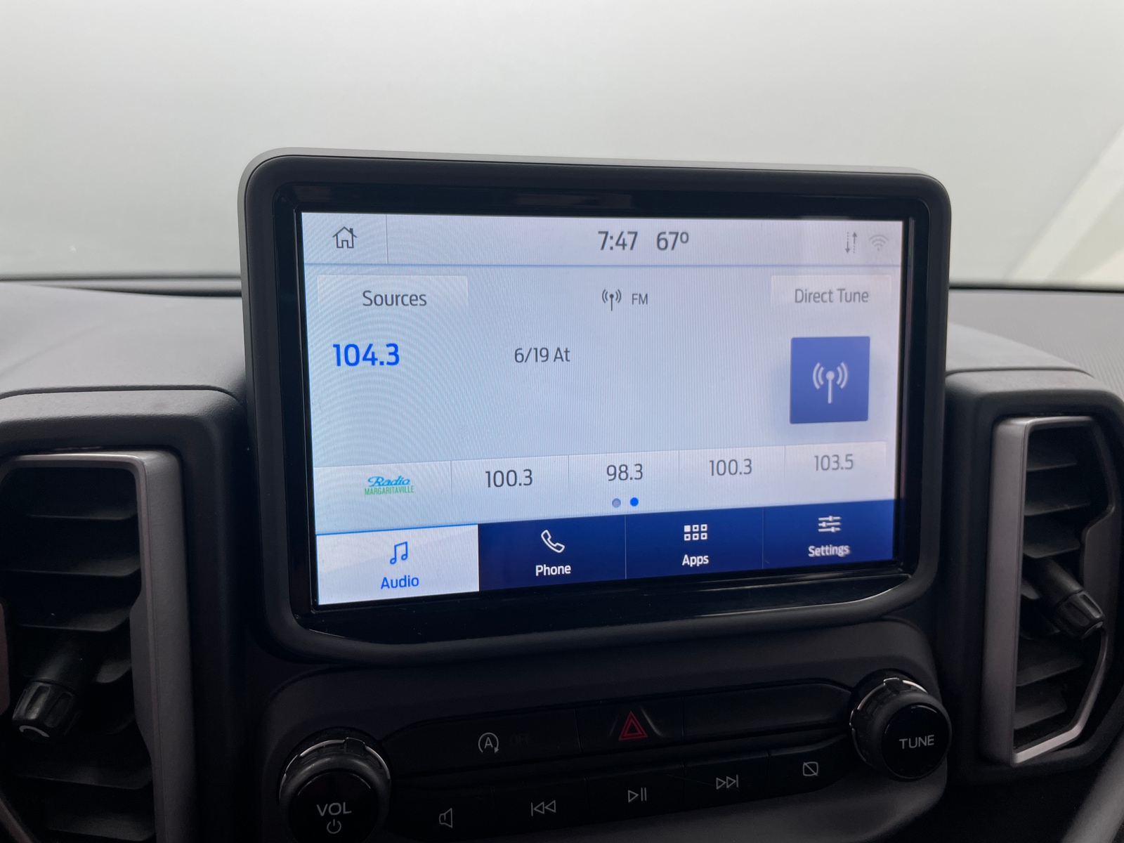 Thumbnail: 2021 Ford Bronco Sport - 4