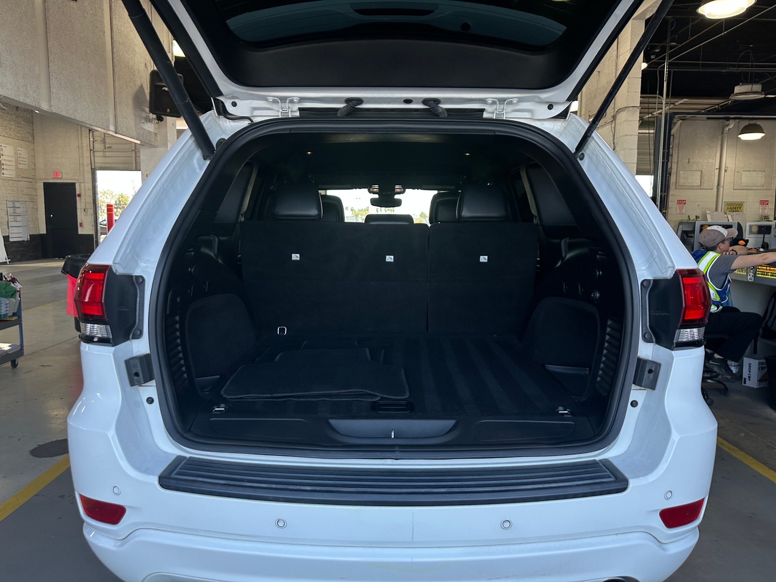 Thumbnail: 2019 Jeep Grand Cherokee - 7