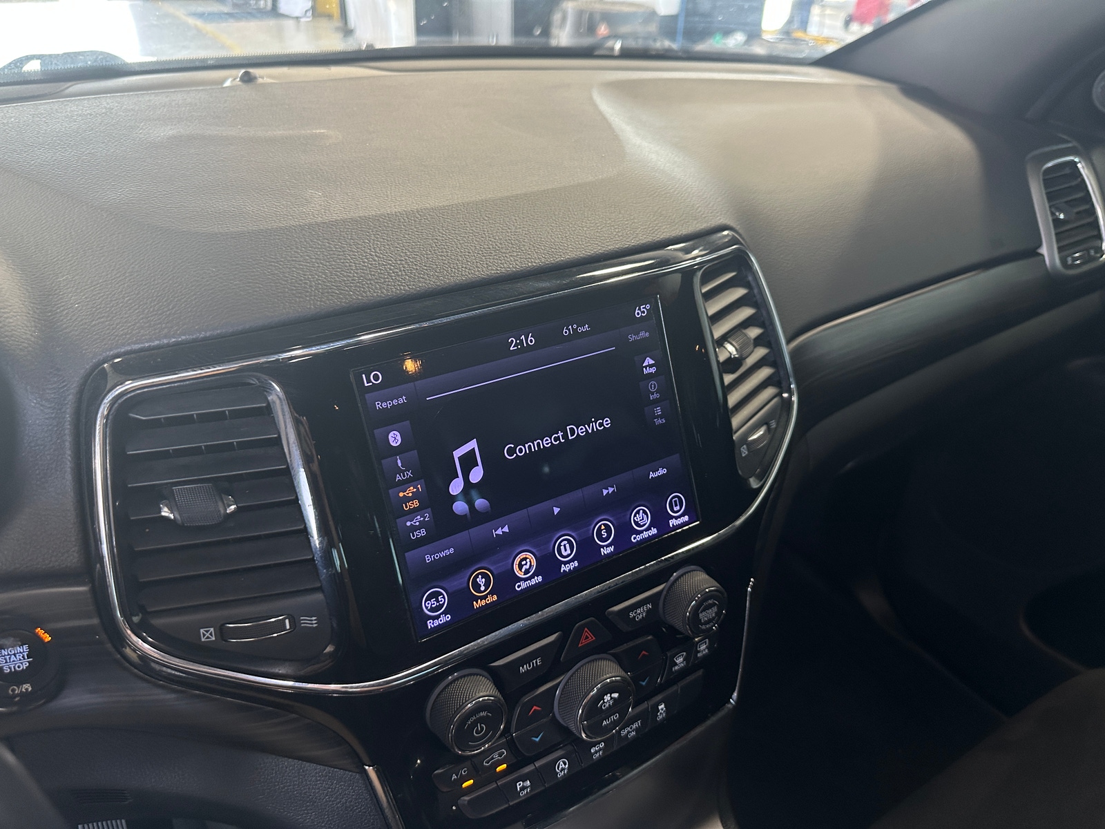 Thumbnail: 2019 Jeep Grand Cherokee - 4