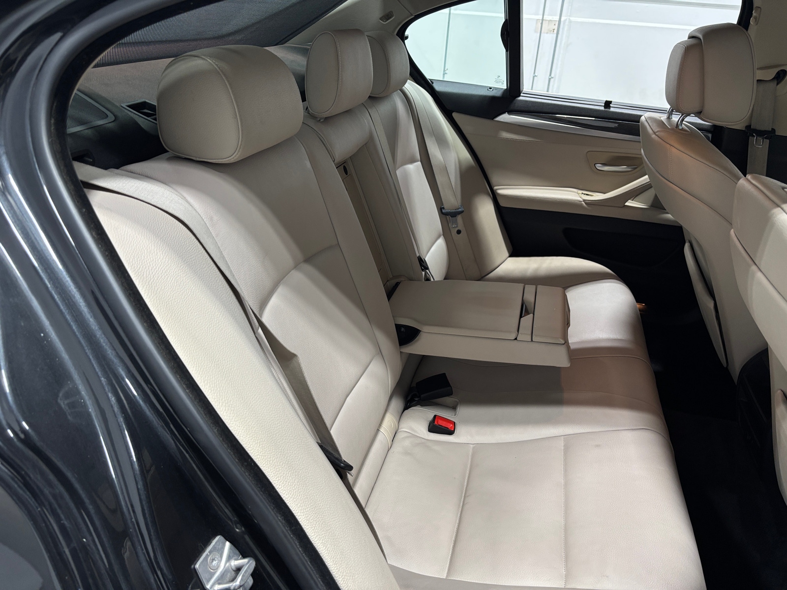 Thumbnail: 2011 BMW 5 Series - 5