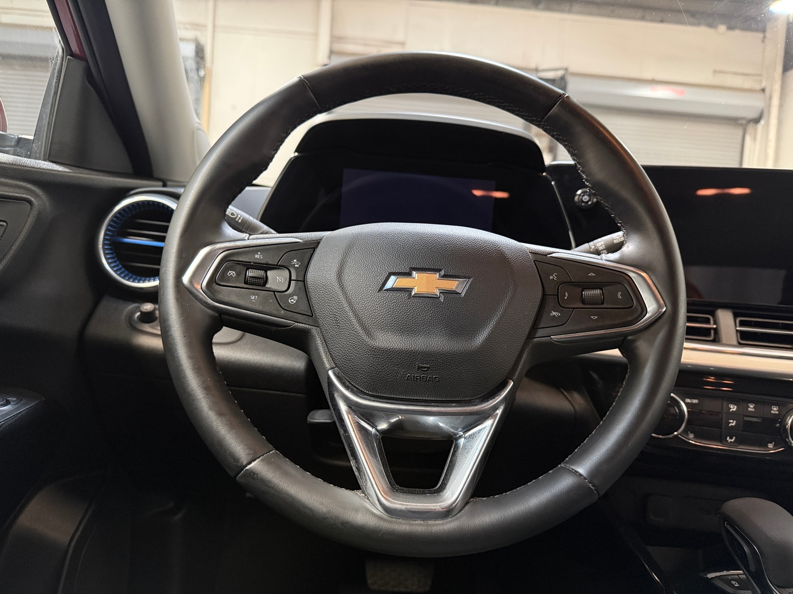 Thumbnail: 2025 Chevrolet Trax - 5