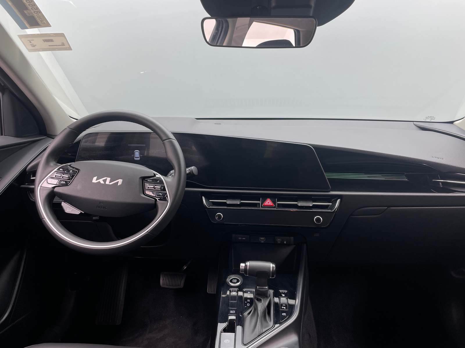 Thumbnail: 2023 Kia Niro - 3