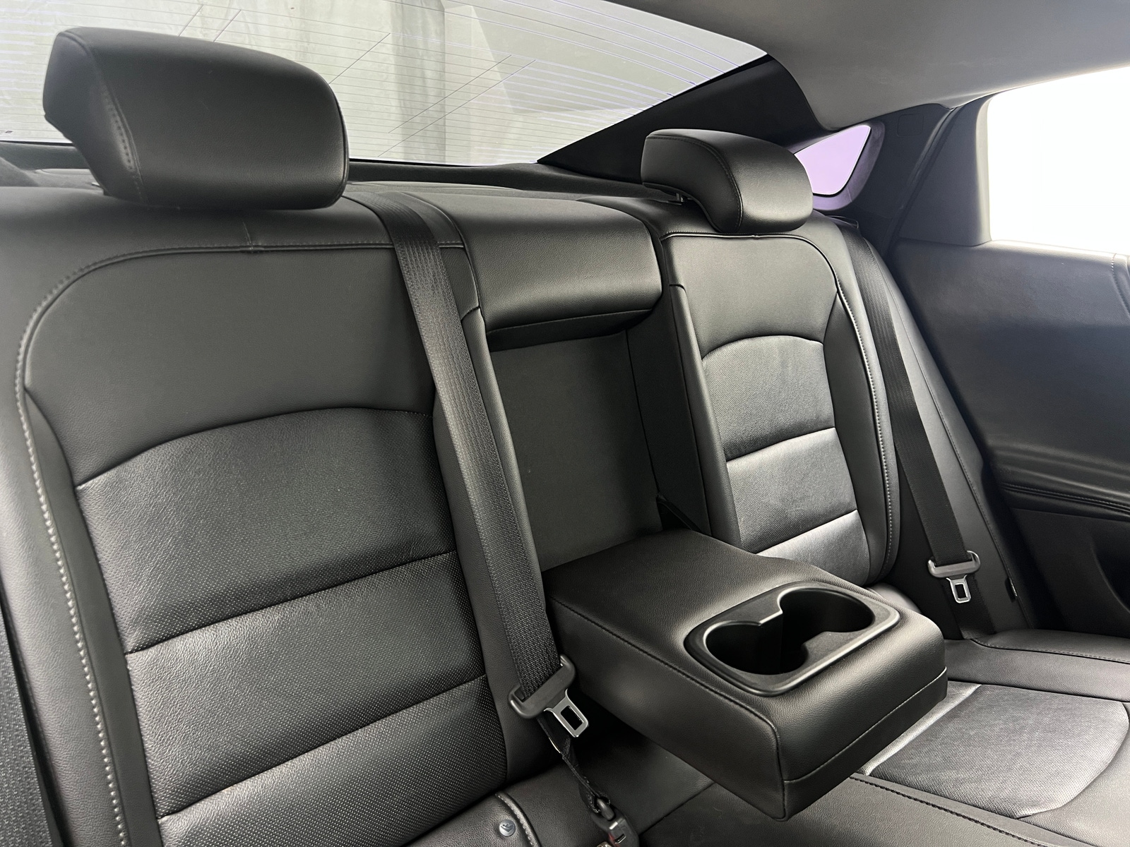 Thumbnail: 2017 Chevrolet Malibu - 5