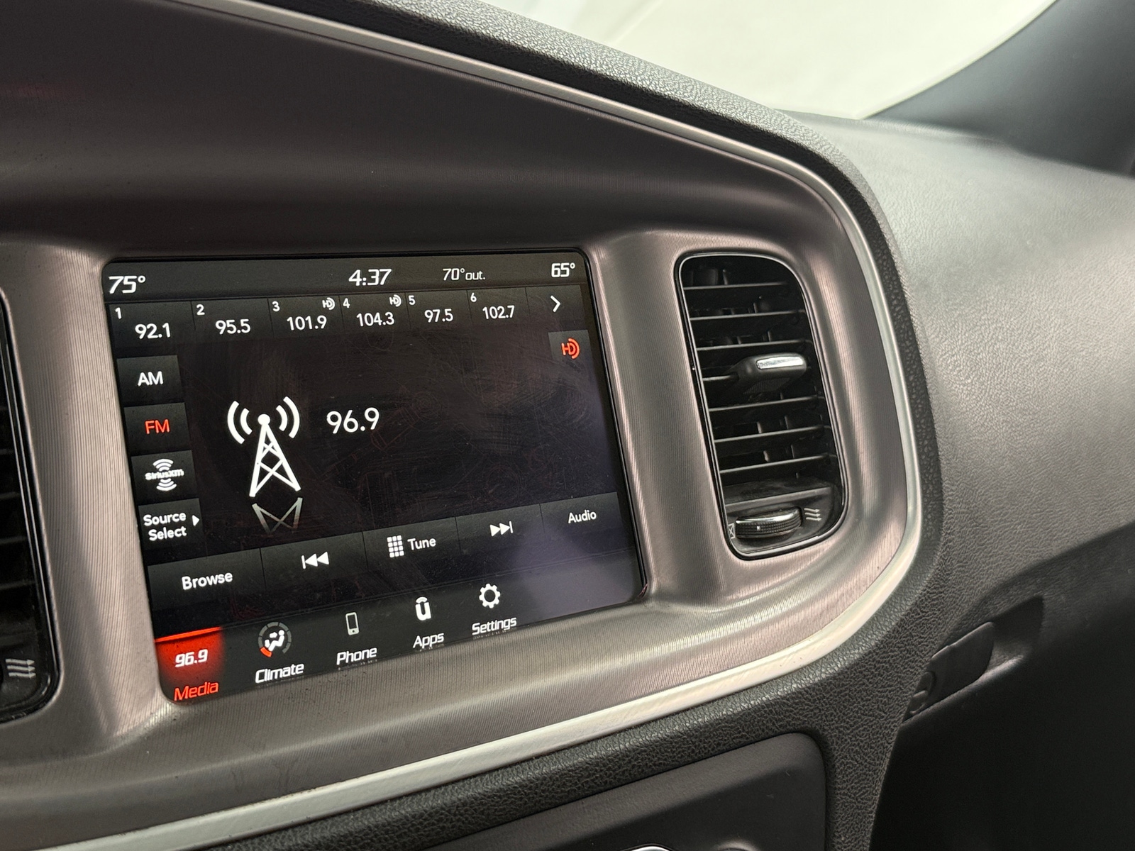 Thumbnail: 2022 Dodge Charger - 4