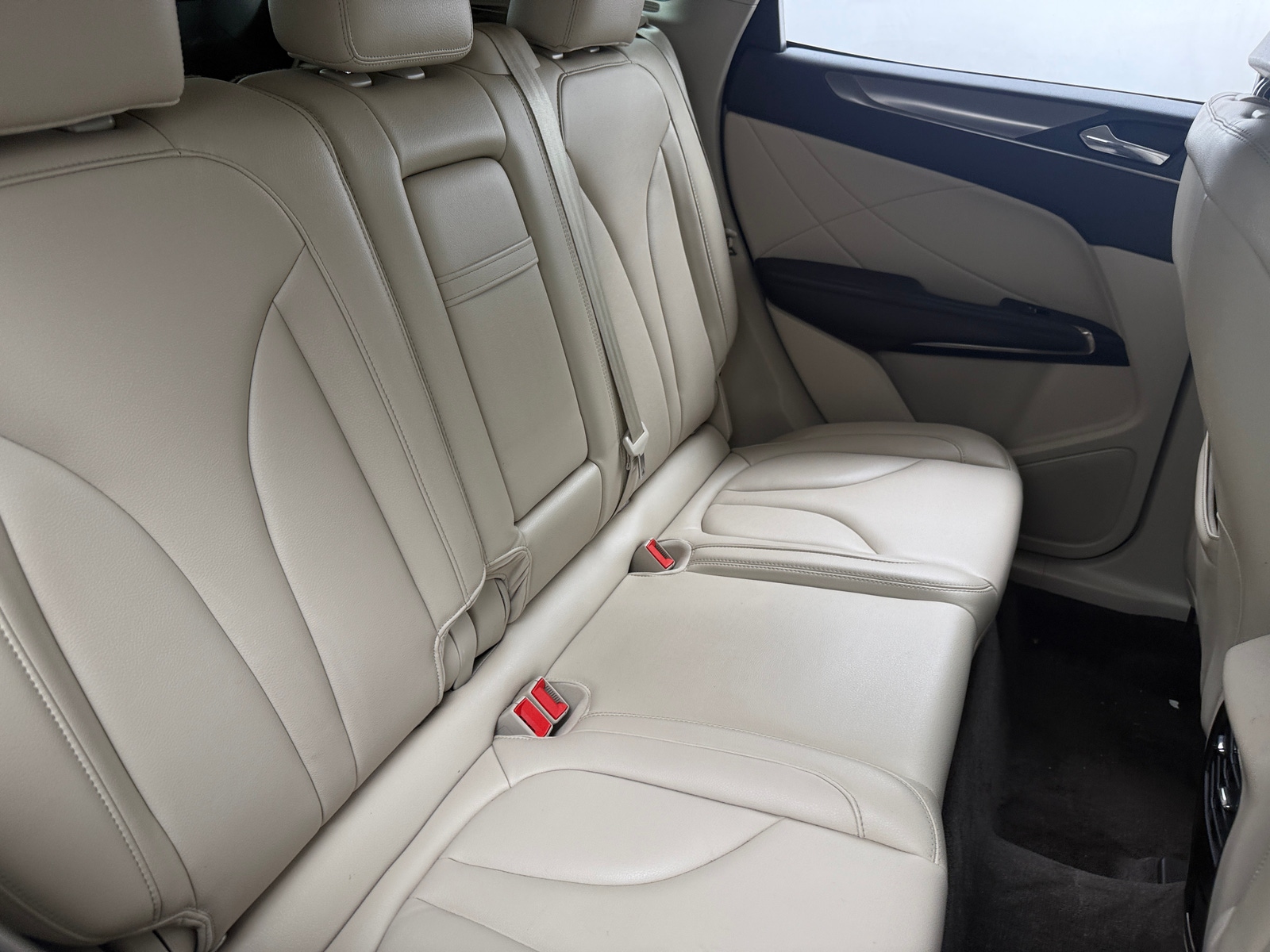 Thumbnail: 2017 Lincoln MKC - 5