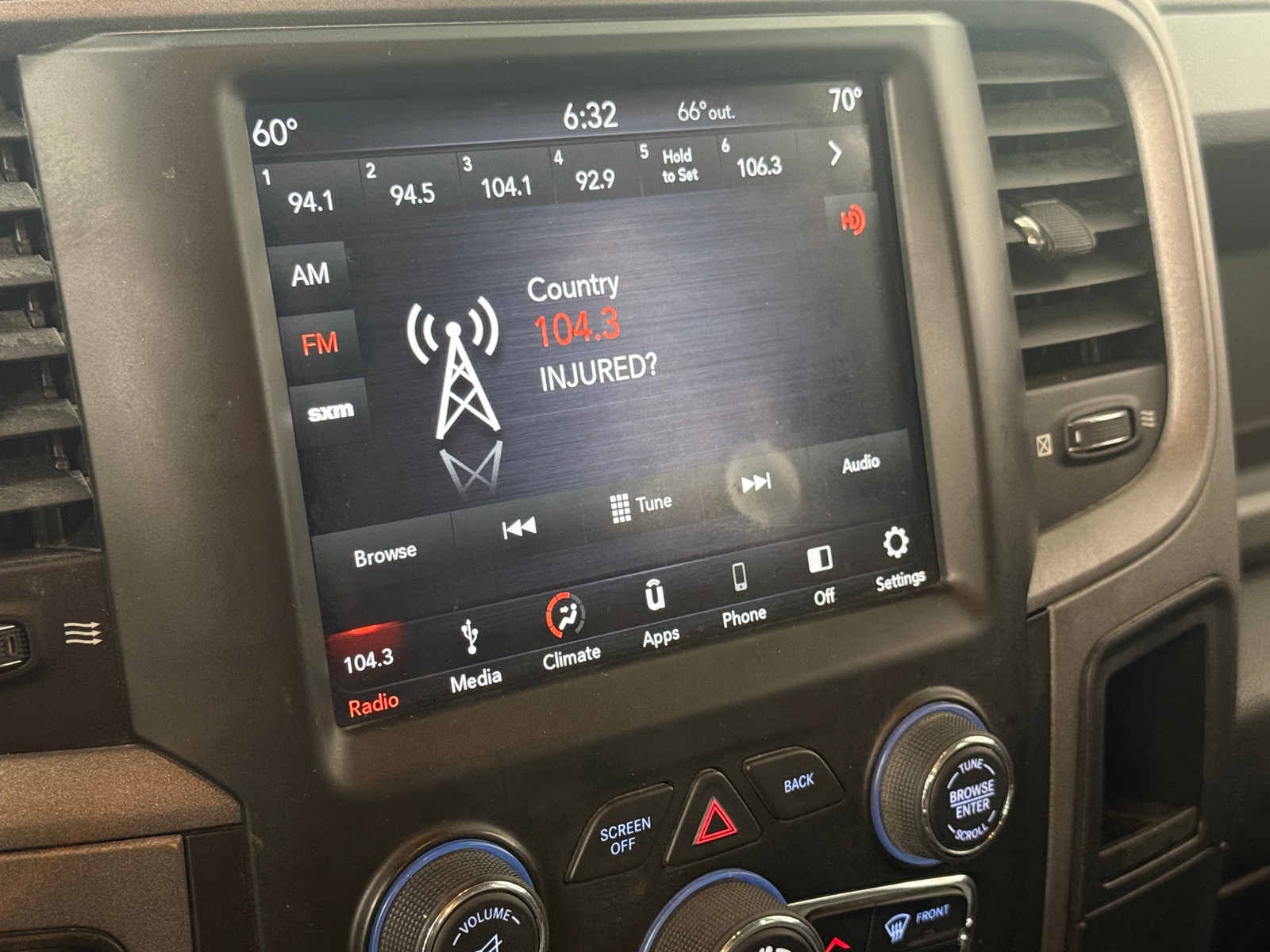 Thumbnail: 2019 RAM 1500 Classic - 3