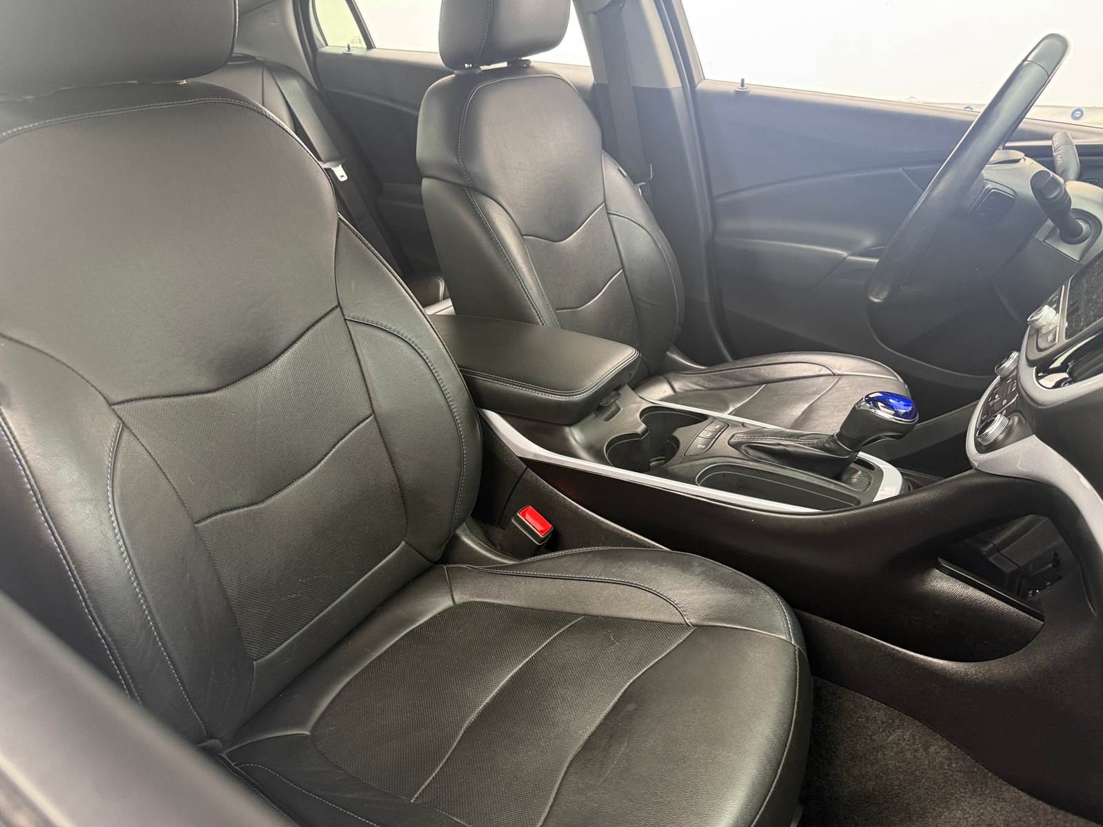 Thumbnail: 2018 Chevrolet Volt - 2