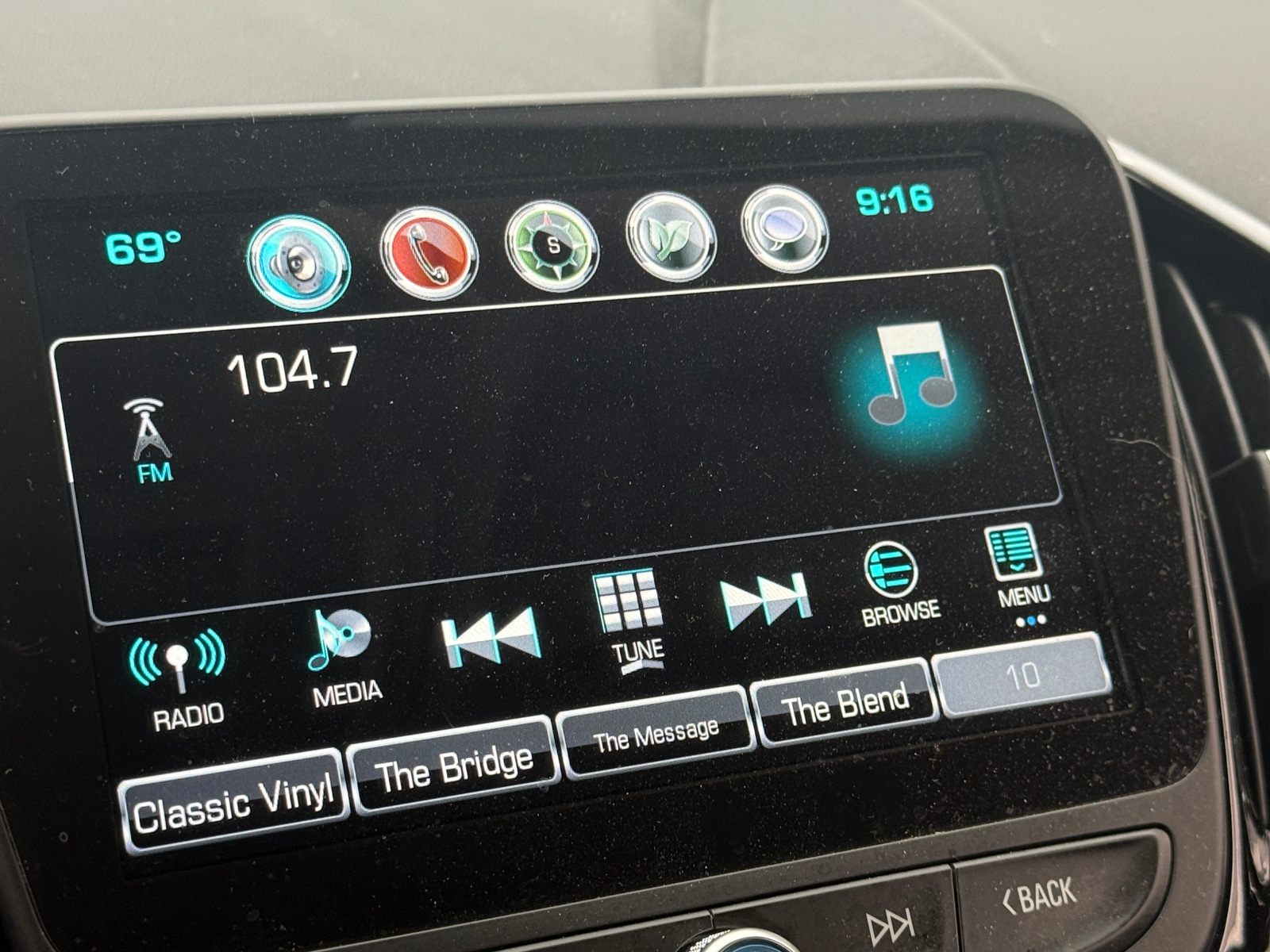 Thumbnail: 2018 Chevrolet Volt - 4