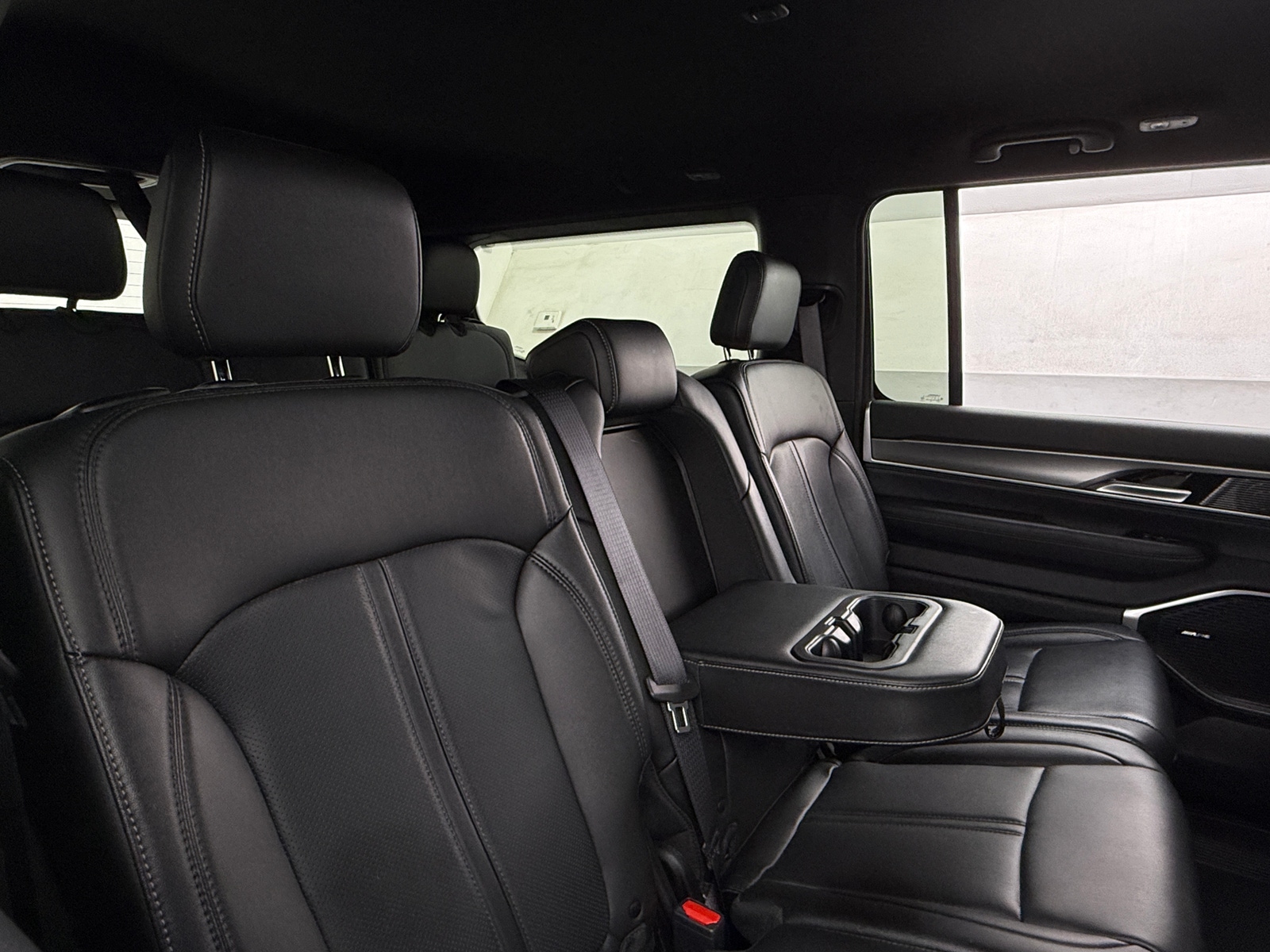 Thumbnail: 2025 Jeep Wagoneer - 5