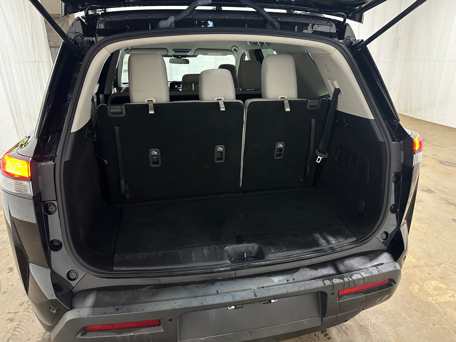 Thumbnail: 2023 Nissan Pathfinder - 7