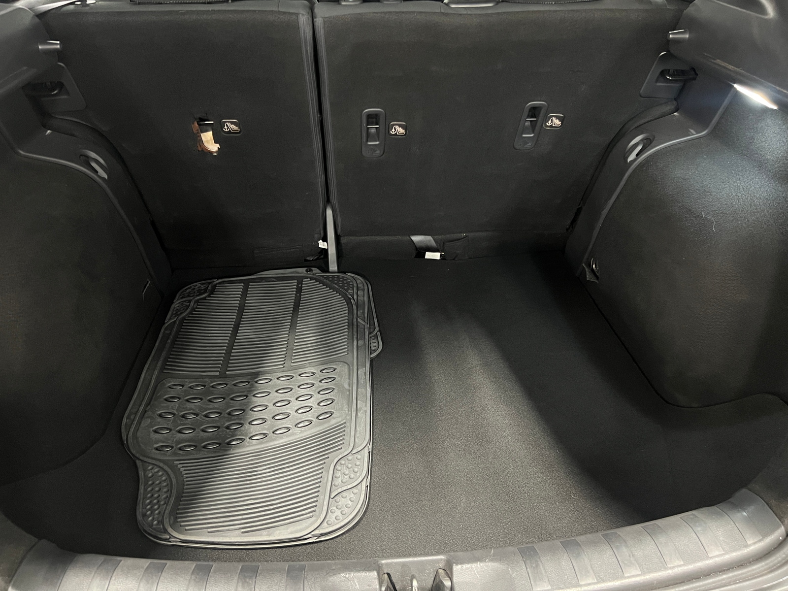 Thumbnail: 2020 Nissan Kicks - 7