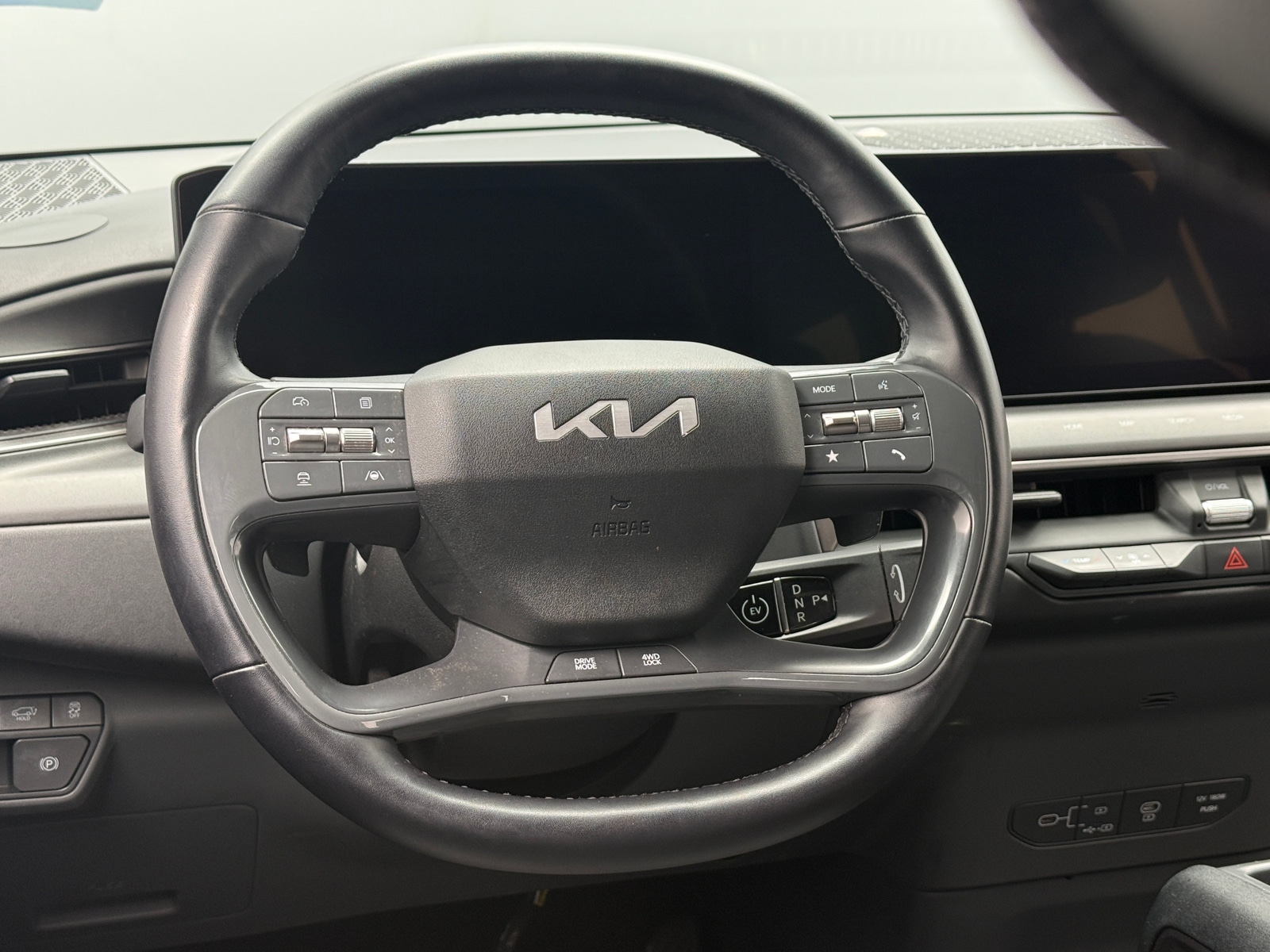 Thumbnail: 2024 Kia EV9 - 4