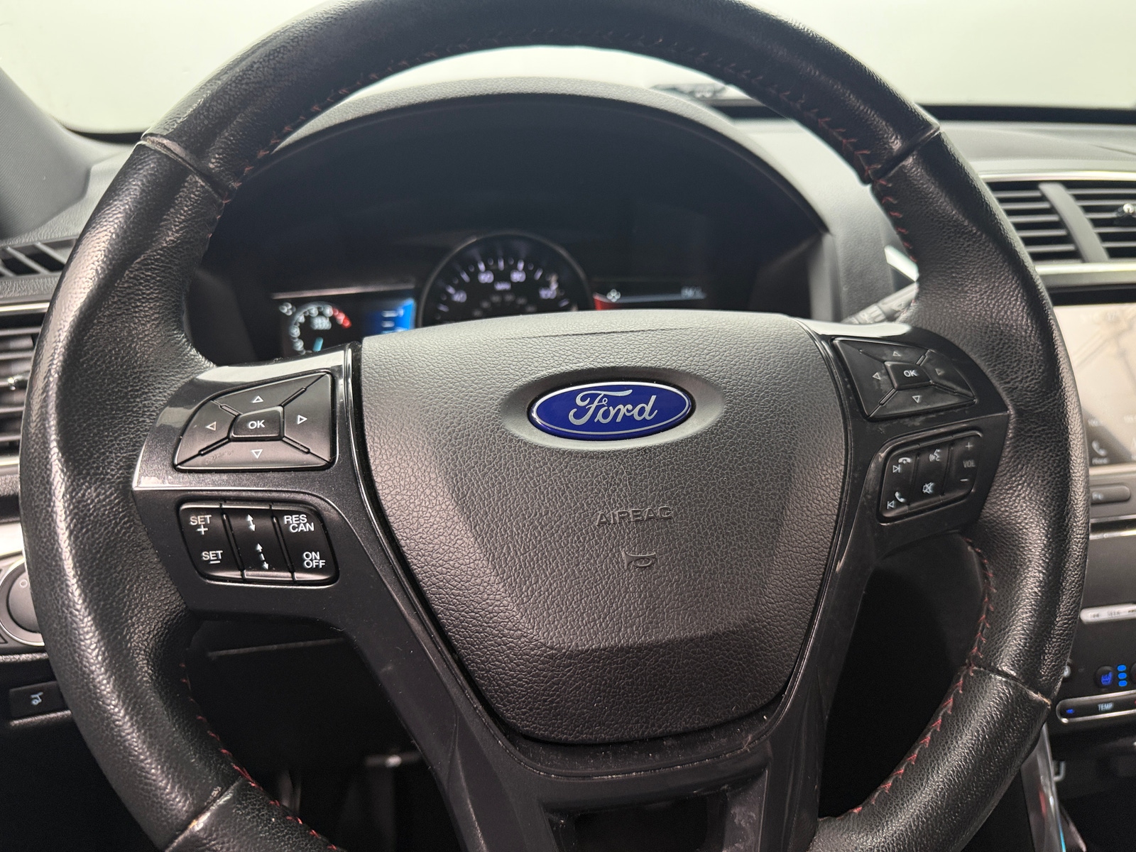 Thumbnail: 2018 Ford Explorer - 4