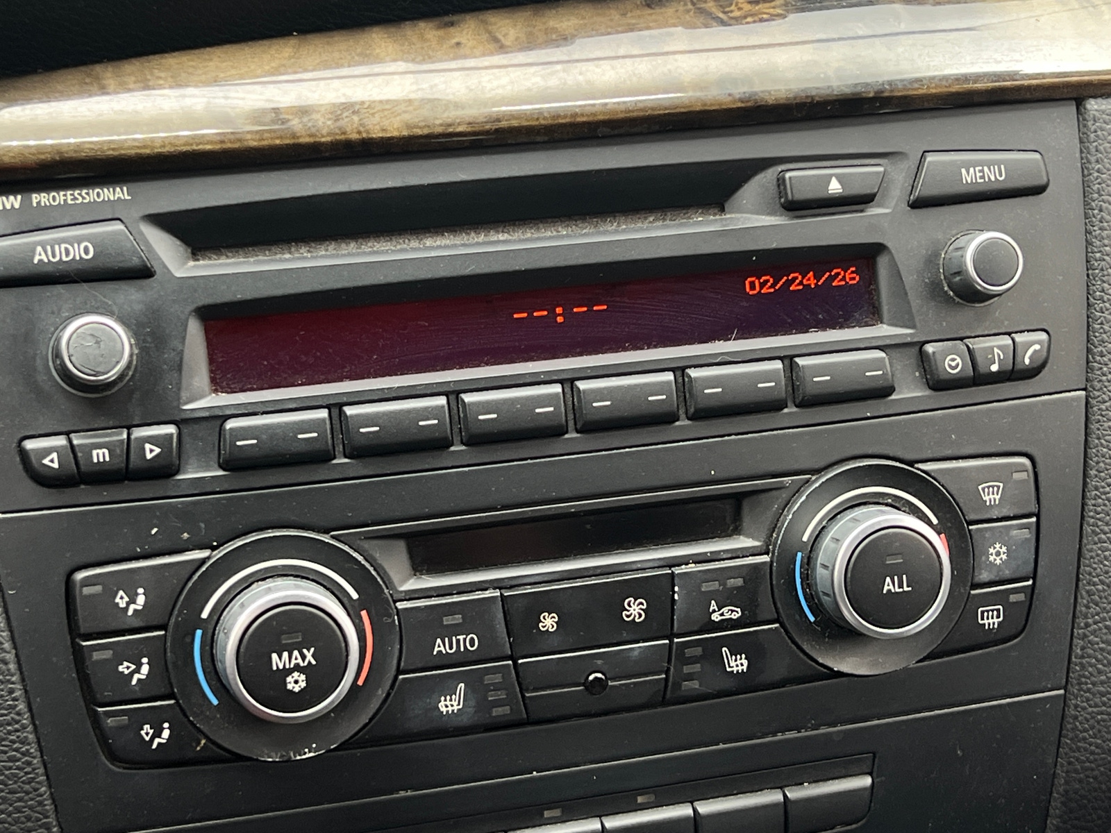 Thumbnail: 2011 BMW 1 Series - 2