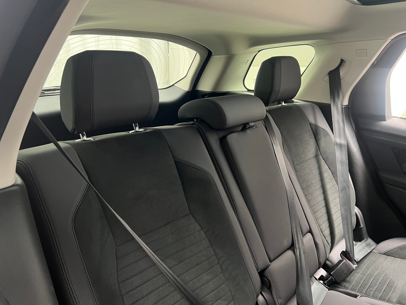 Thumbnail: 2021 Land Rover Discovery Sport - 6